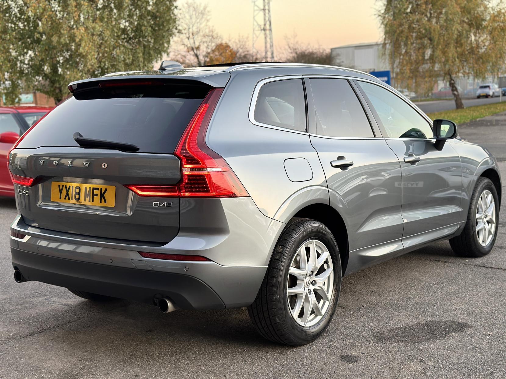 Volvo XC60 2.0 D4 Momentum SUV 5dr Diesel Auto AWD Euro 6 (s/s) (190 ps)