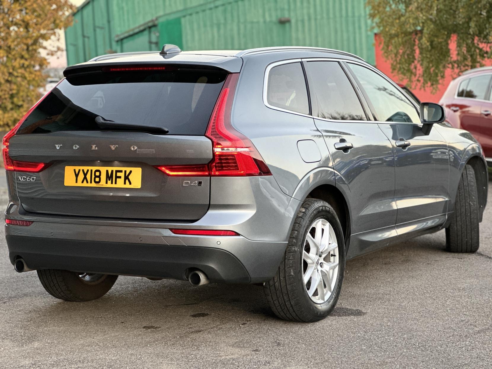 Volvo XC60 2.0 D4 Momentum SUV 5dr Diesel Auto AWD Euro 6 (s/s) (190 ps)