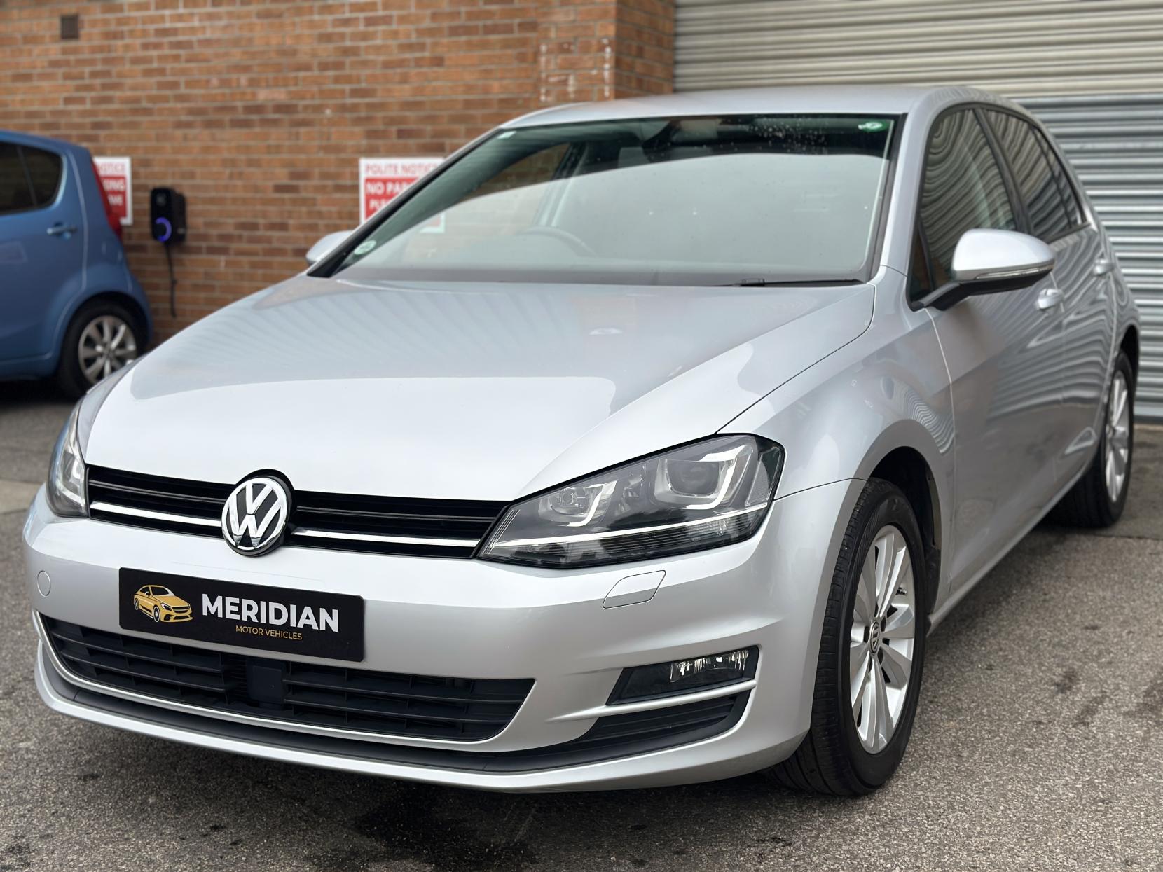 Volkswagen Golf 1.2 TSI BlueMotion Tech S Hatchback 5dr Petrol DSG Euro 5 (s/s) (105 ps)