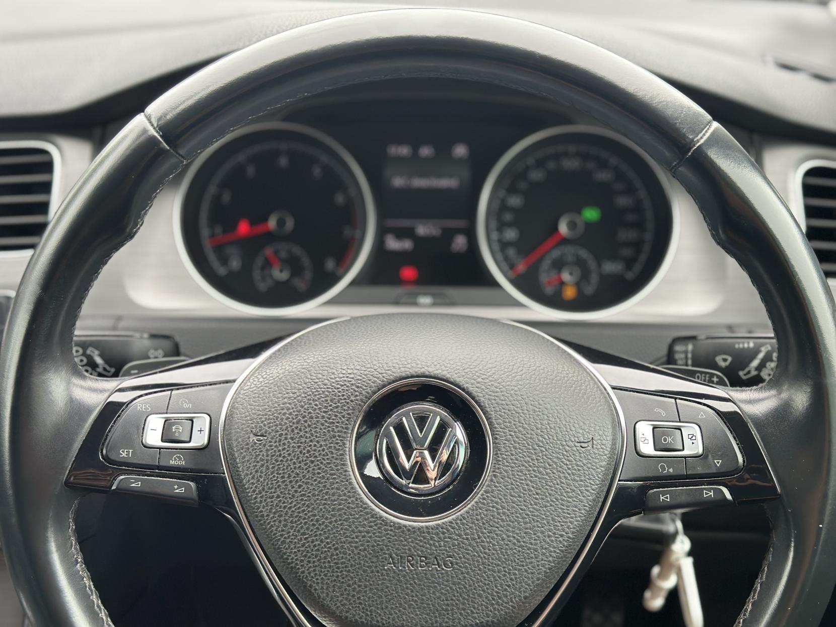 Volkswagen Golf 1.2 TSI BlueMotion Tech S Hatchback 5dr Petrol DSG Euro 5 (s/s) (105 ps)