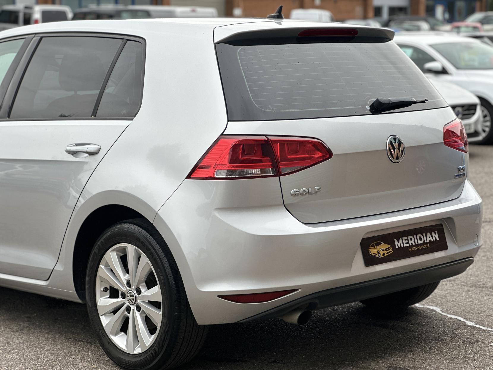 Volkswagen Golf 1.2 TSI BlueMotion Tech S Hatchback 5dr Petrol DSG Euro 5 (s/s) (105 ps)