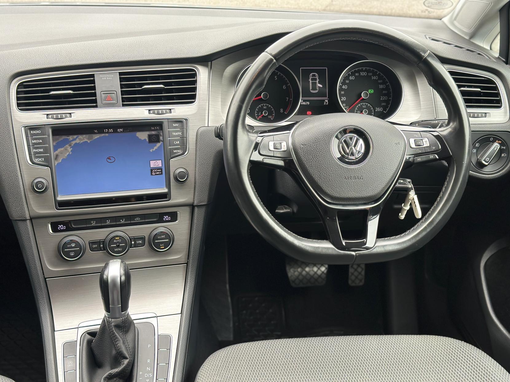 Volkswagen Golf 1.2 TSI BlueMotion Tech S Hatchback 5dr Petrol DSG Euro 5 (s/s) (105 ps)