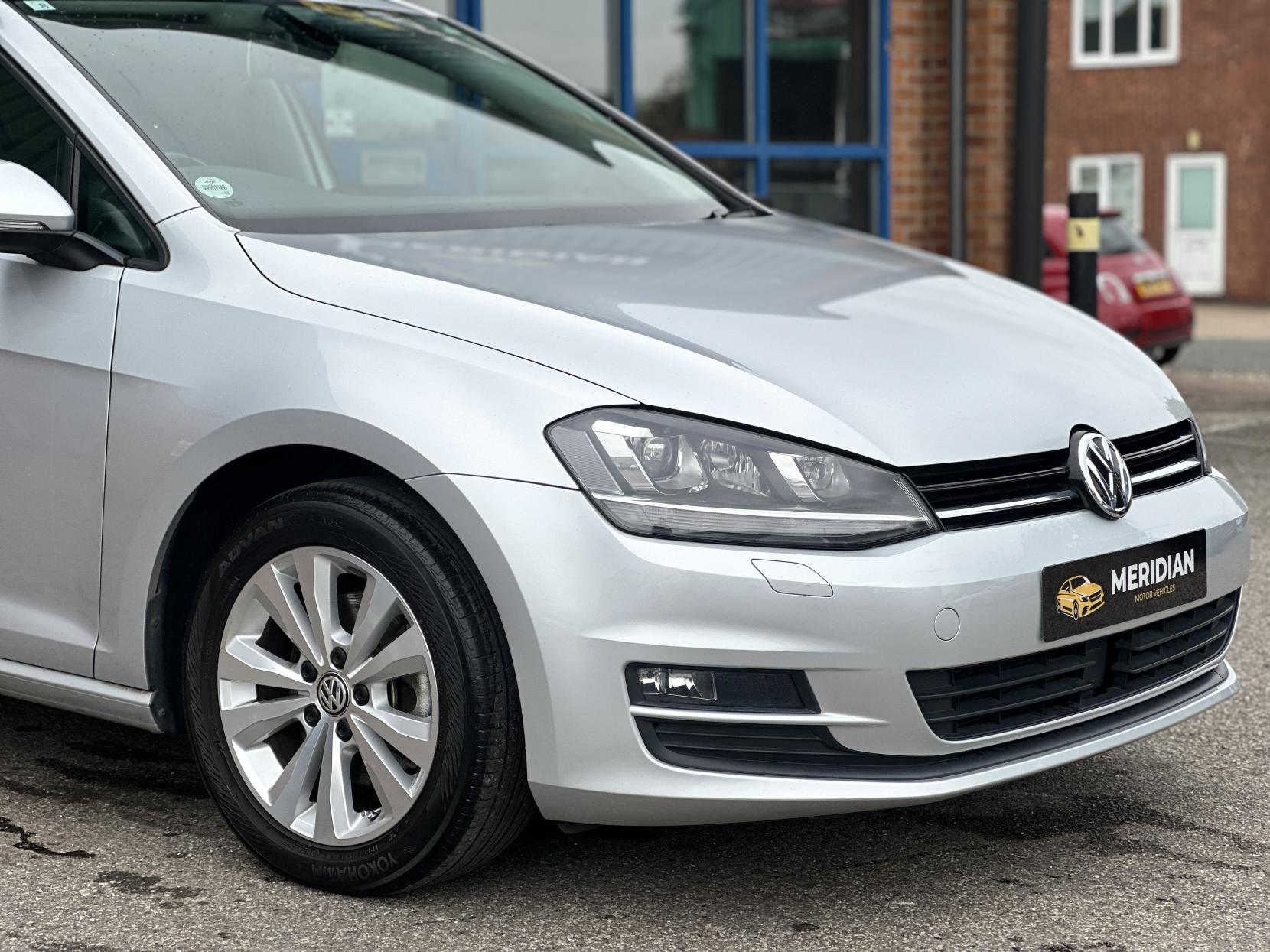 Volkswagen Golf 1.2 TSI BlueMotion Tech S Hatchback 5dr Petrol DSG Euro 5 (s/s) (105 ps)