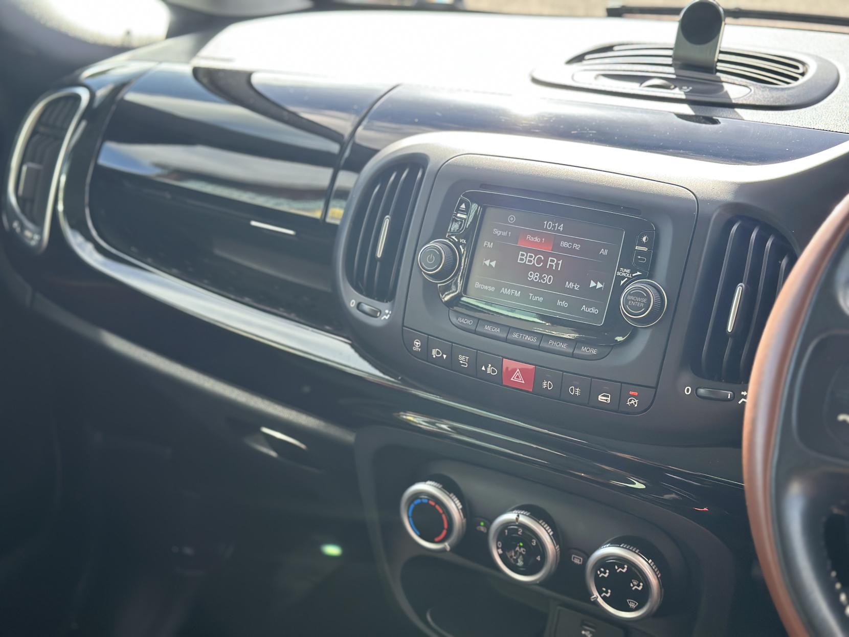 Fiat 500L 1.3 MultiJet Trekking MPV 5dr Diesel Dualogic Euro 5 (s/s) (85 bhp)