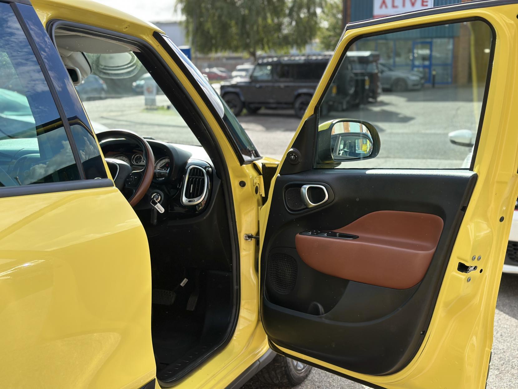 Fiat 500L 1.3 MultiJet Trekking MPV 5dr Diesel Dualogic Euro 5 (s/s) (85 bhp)