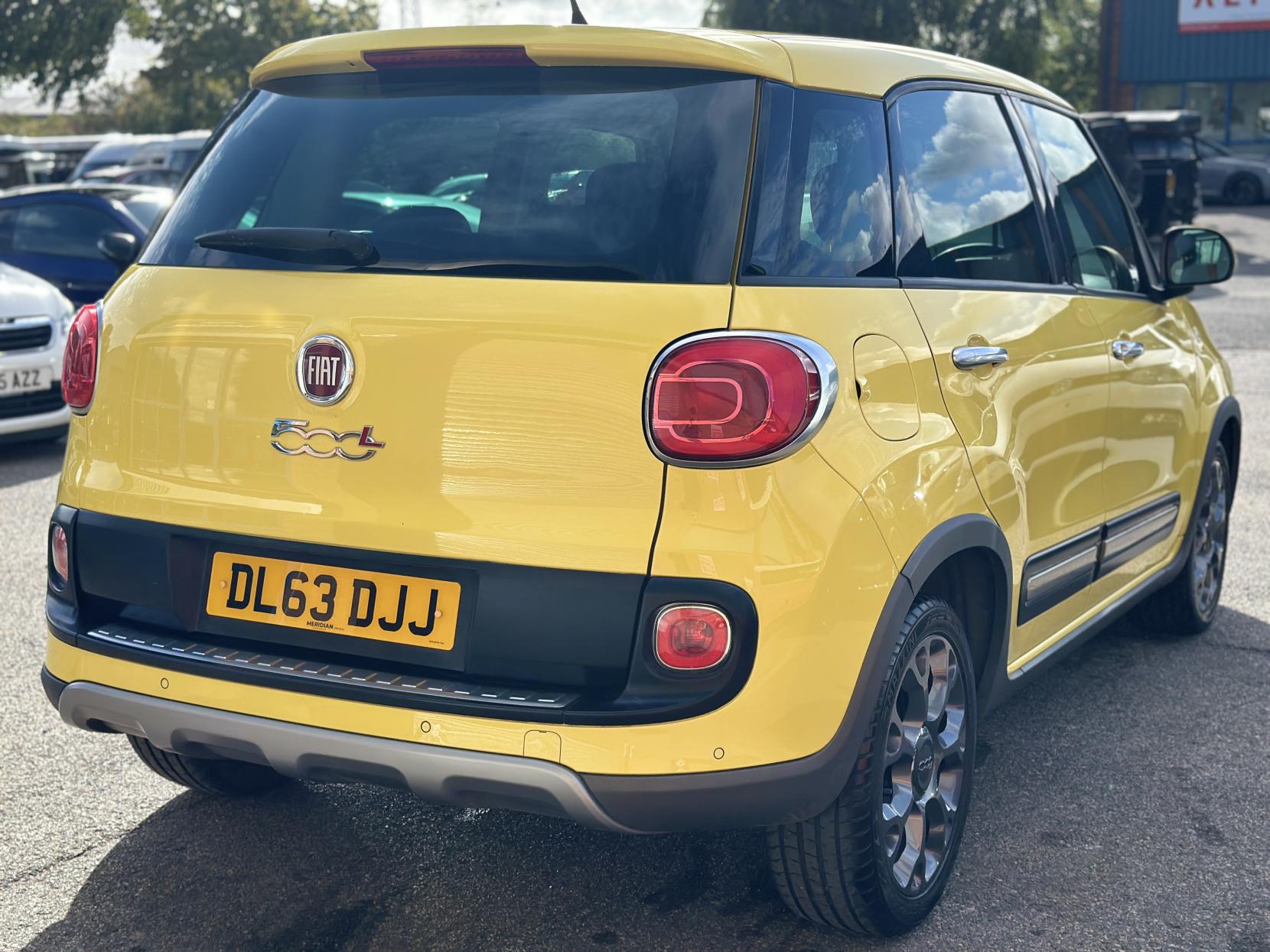 Fiat 500L 1.3 MultiJet Trekking MPV 5dr Diesel Dualogic Euro 5 (s/s) (85 bhp)