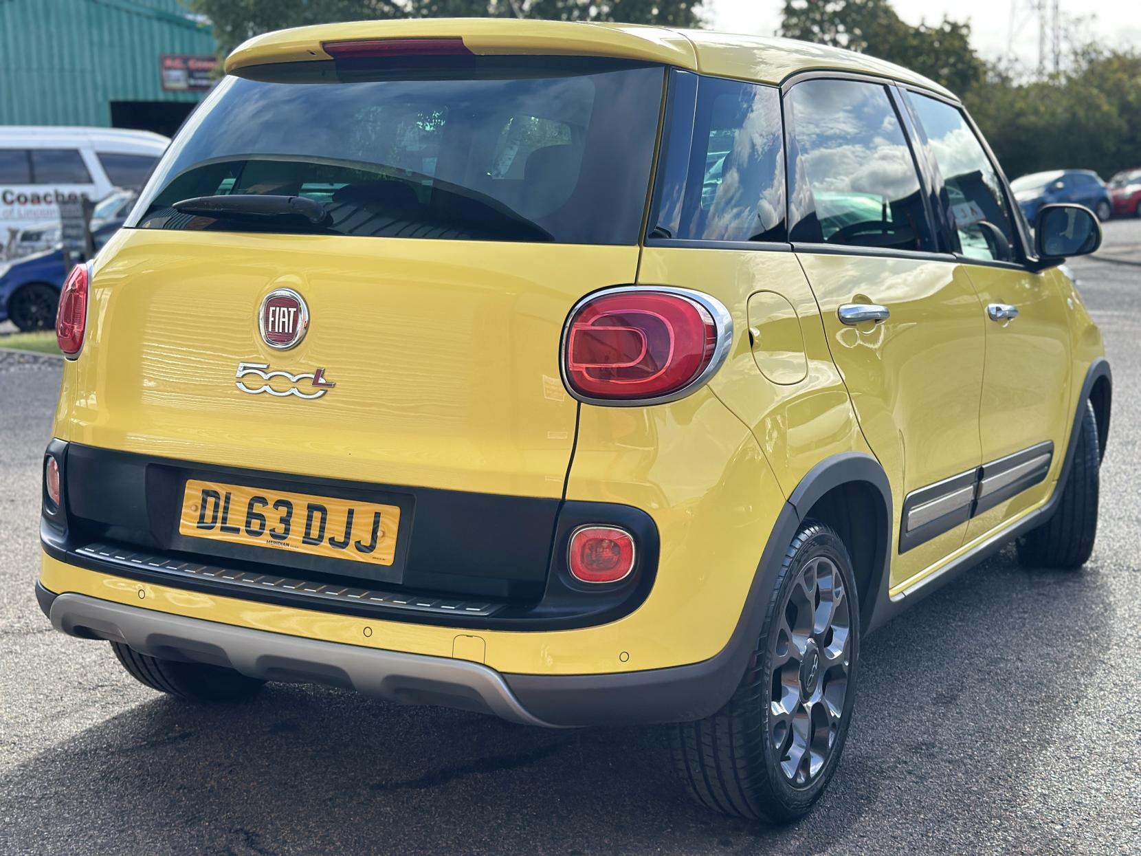 Fiat 500L 1.3 MultiJet Trekking MPV 5dr Diesel Dualogic Euro 5 (s/s) (85 bhp)