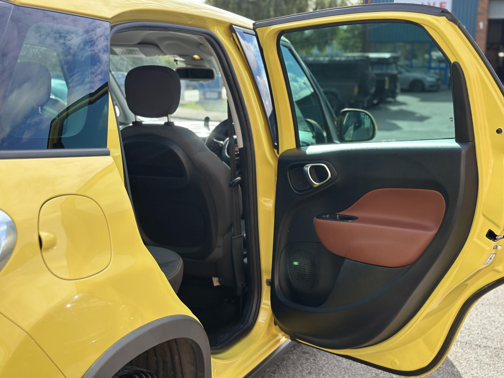 Fiat 500L 1.3 MultiJet Trekking MPV 5dr Diesel Dualogic Euro 5 (s/s) (85 bhp)