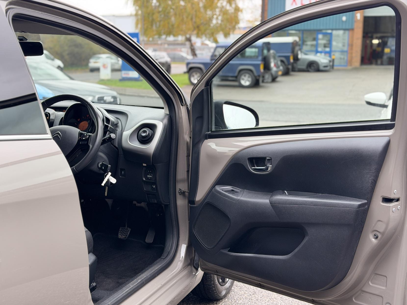 Citroen C1 1.0 VTi Flair Hatchback 5dr Petrol ETG5 Euro 5 (Euro 5) (68 ps)