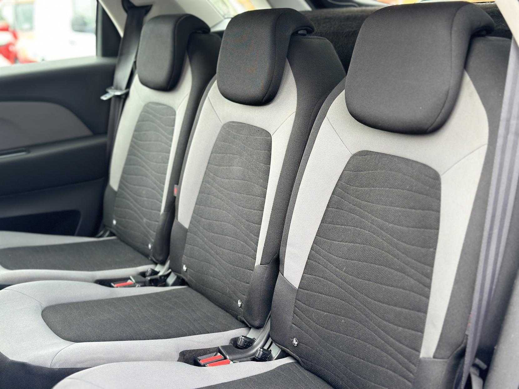 Citroen C4 Picasso 1.6 HDi VTR+ MPV 5dr Diesel Manual Euro 5 (90 ps)