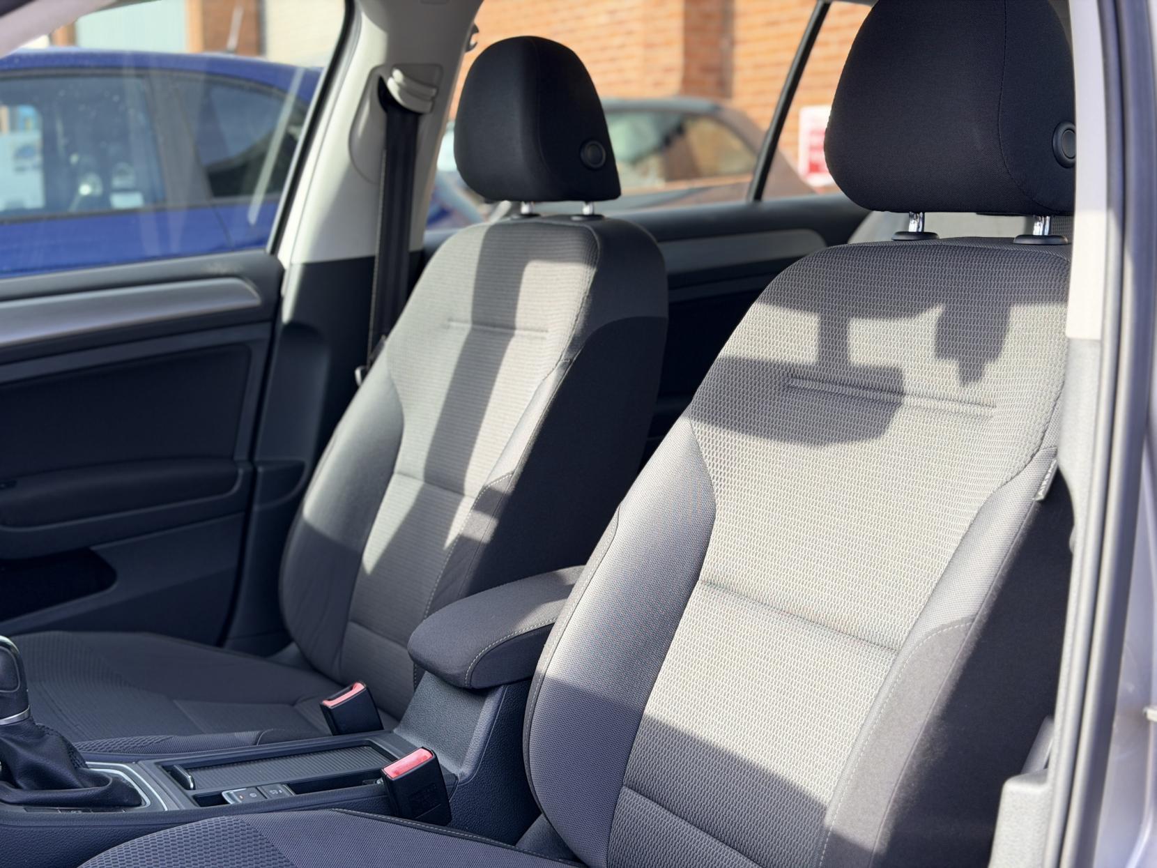 Volkswagen Golf 1.2 TSI BlueMotion Tech S Hatchback 5dr Petrol DSG Euro 5 (s/s) (105 ps)