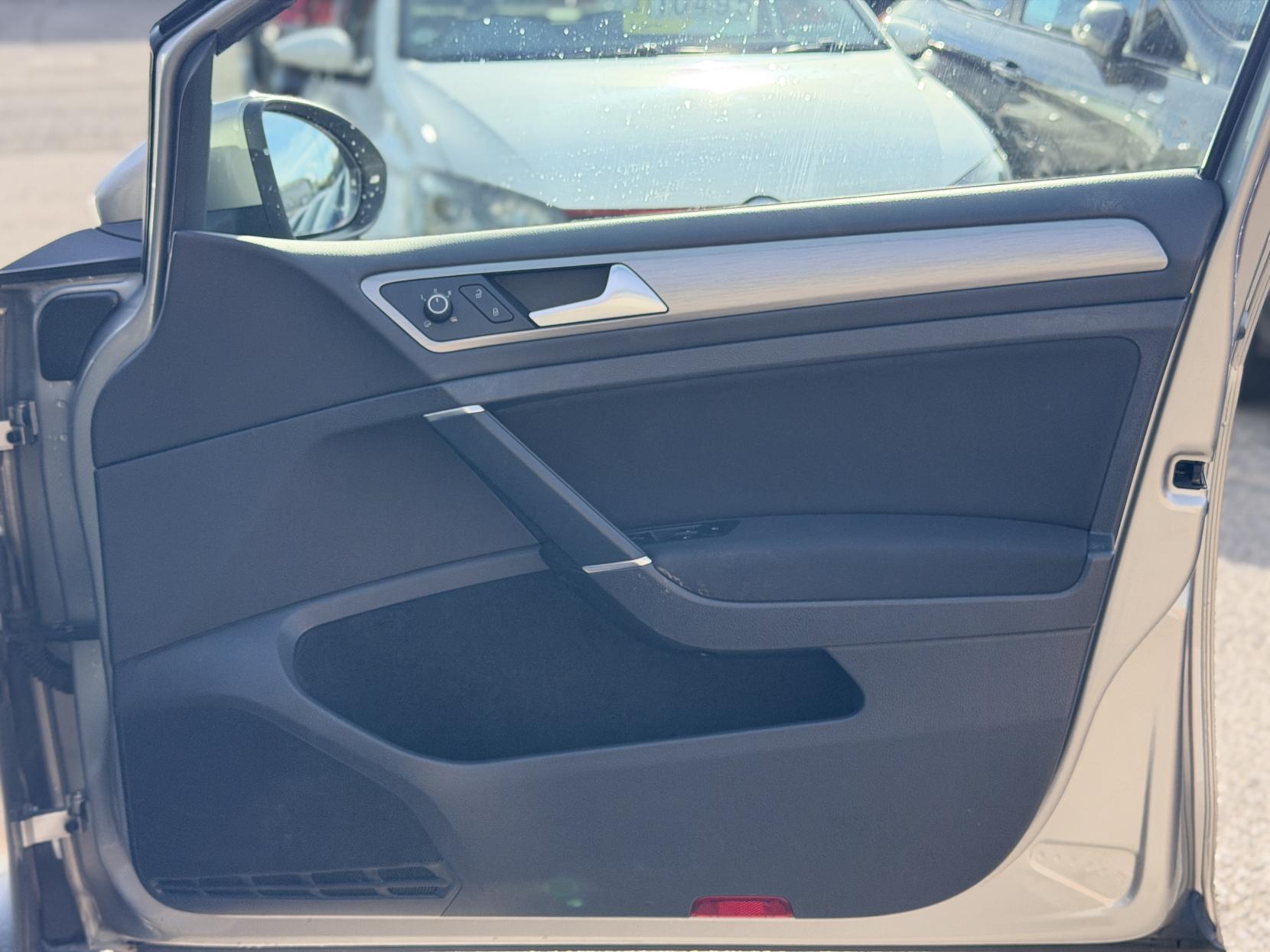 Volkswagen Golf 1.2 TSI BlueMotion Tech S Hatchback 5dr Petrol DSG Euro 5 (s/s) (105 ps)