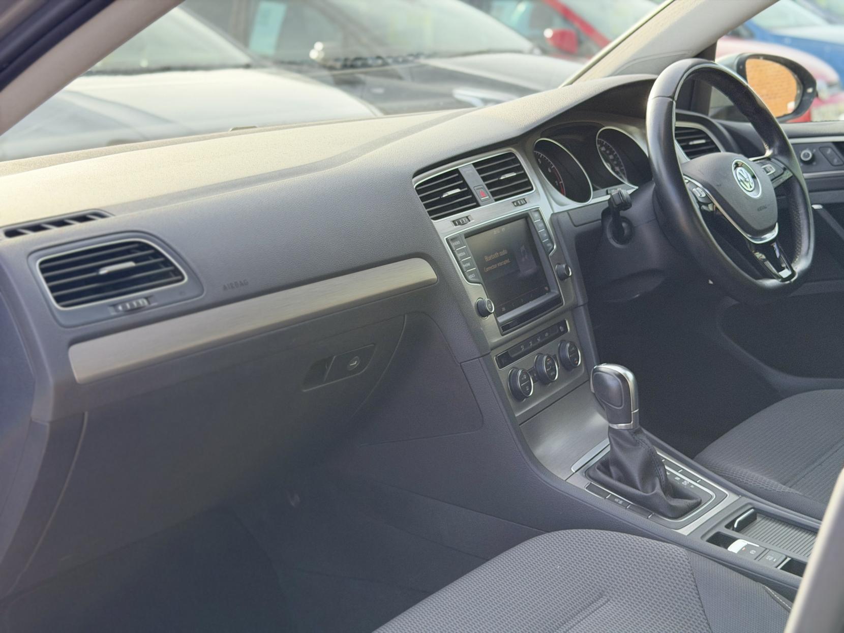 Volkswagen Golf 1.2 TSI BlueMotion Tech S Hatchback 5dr Petrol DSG Euro 5 (s/s) (105 ps)