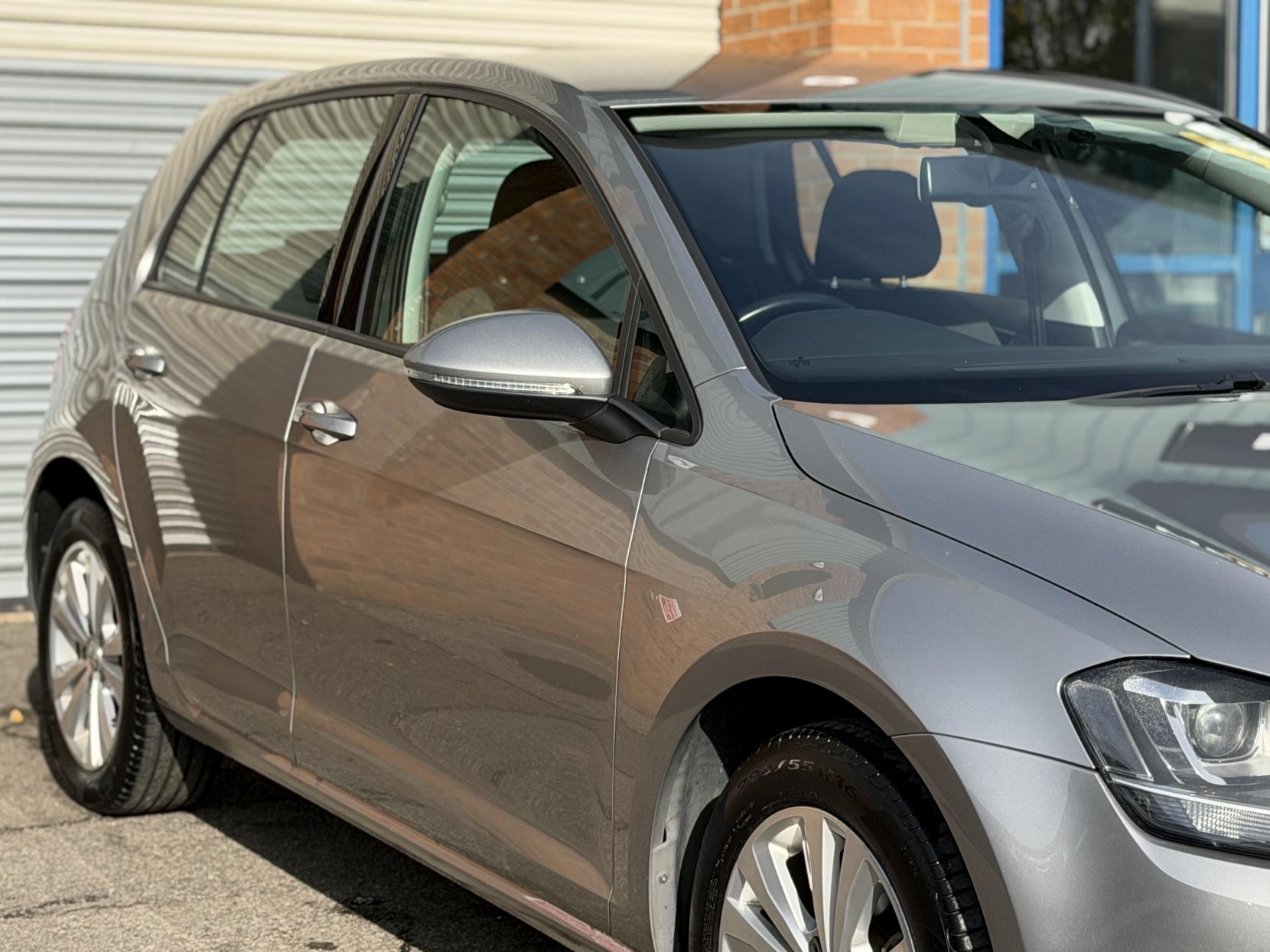 Volkswagen Golf 1.2 TSI BlueMotion Tech S Hatchback 5dr Petrol DSG Euro 5 (s/s) (105 ps)