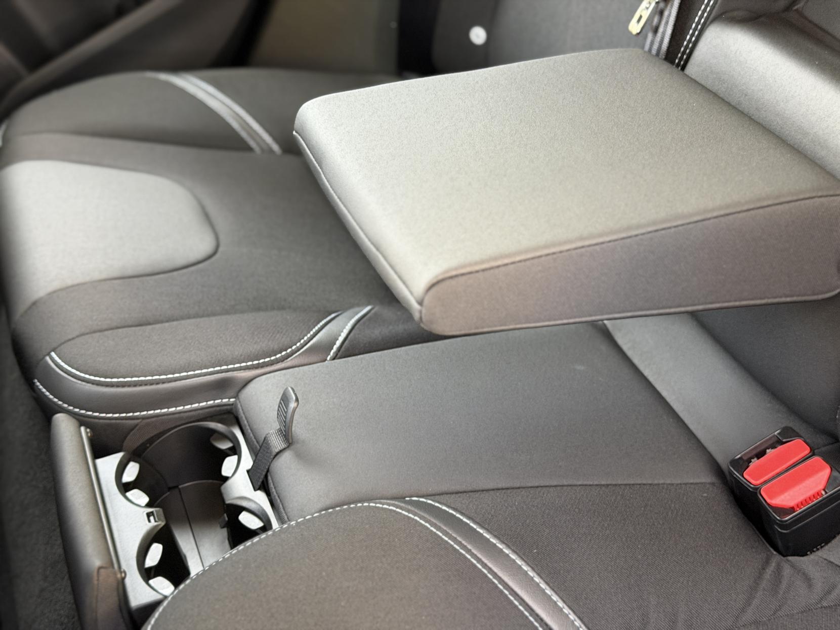 Volvo V40 2.0 D4 SE Lux Nav Hatchback 5dr Diesel Geartronic Euro 6 (s/s) (190 ps)