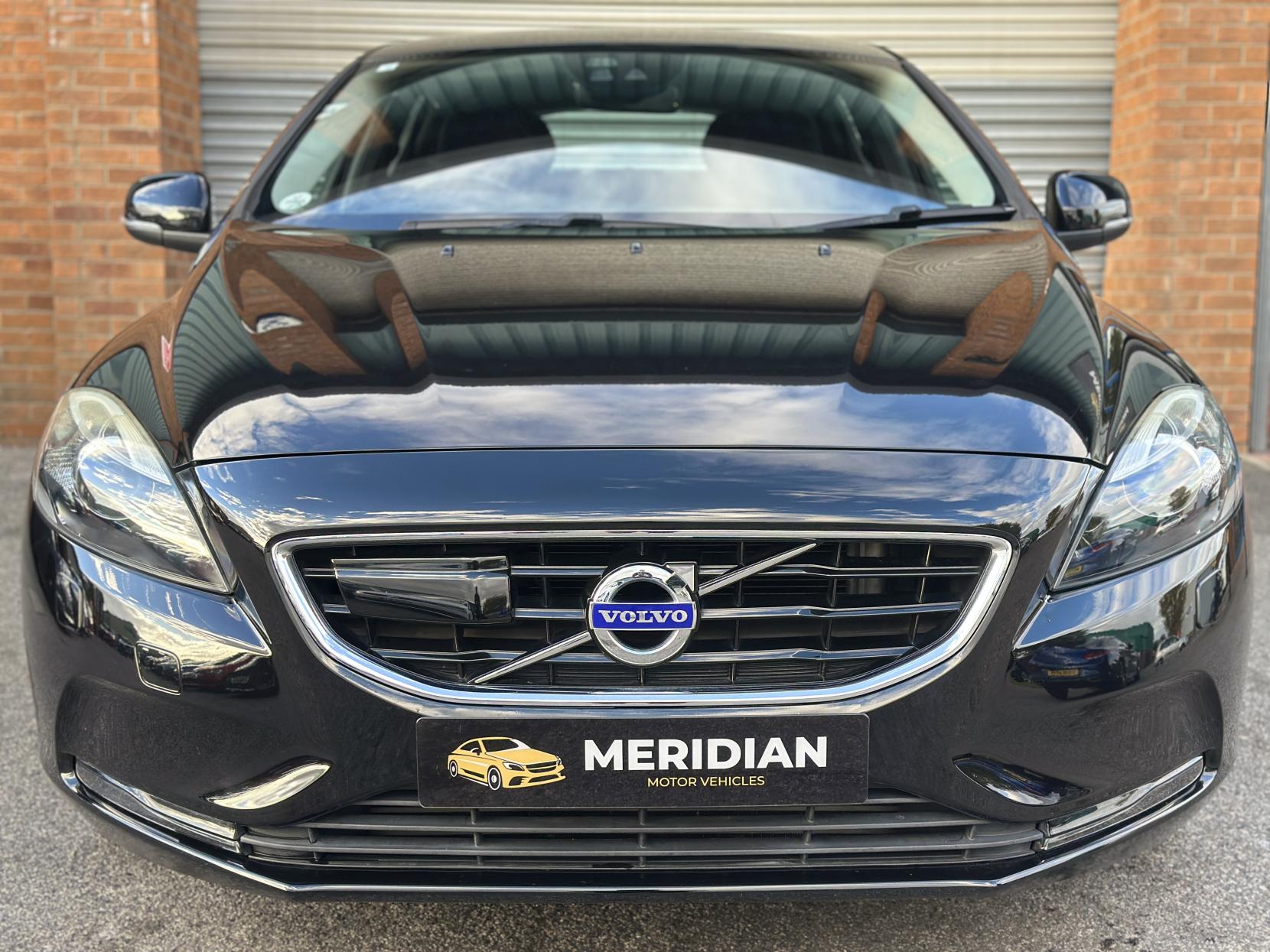 Volvo V40 2.0 D4 SE Lux Nav Hatchback 5dr Diesel Geartronic Euro 6 (s/s) (190 ps)