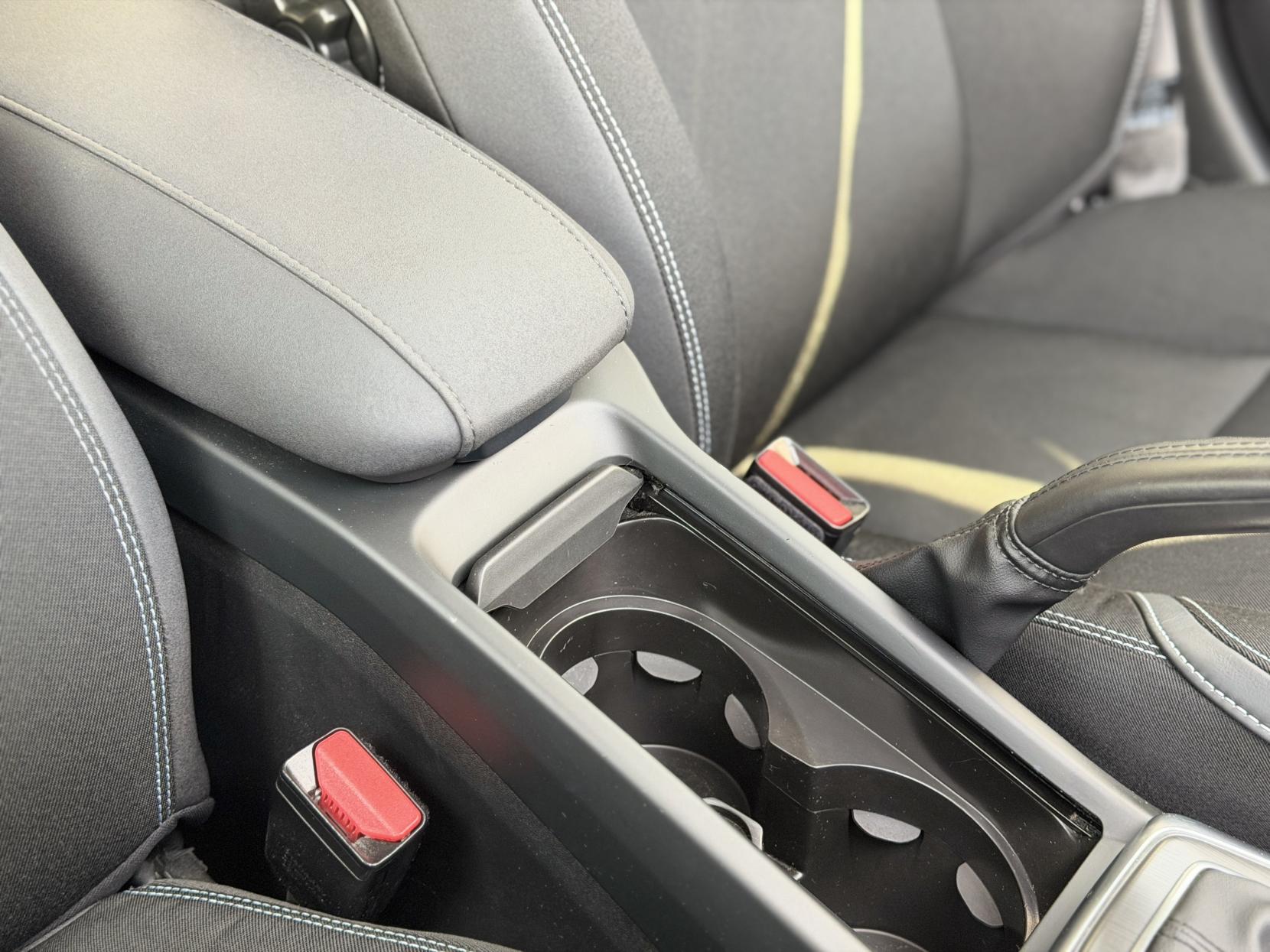 Volvo V40 2.0 D4 SE Lux Nav Hatchback 5dr Diesel Geartronic Euro 6 (s/s) (190 ps)