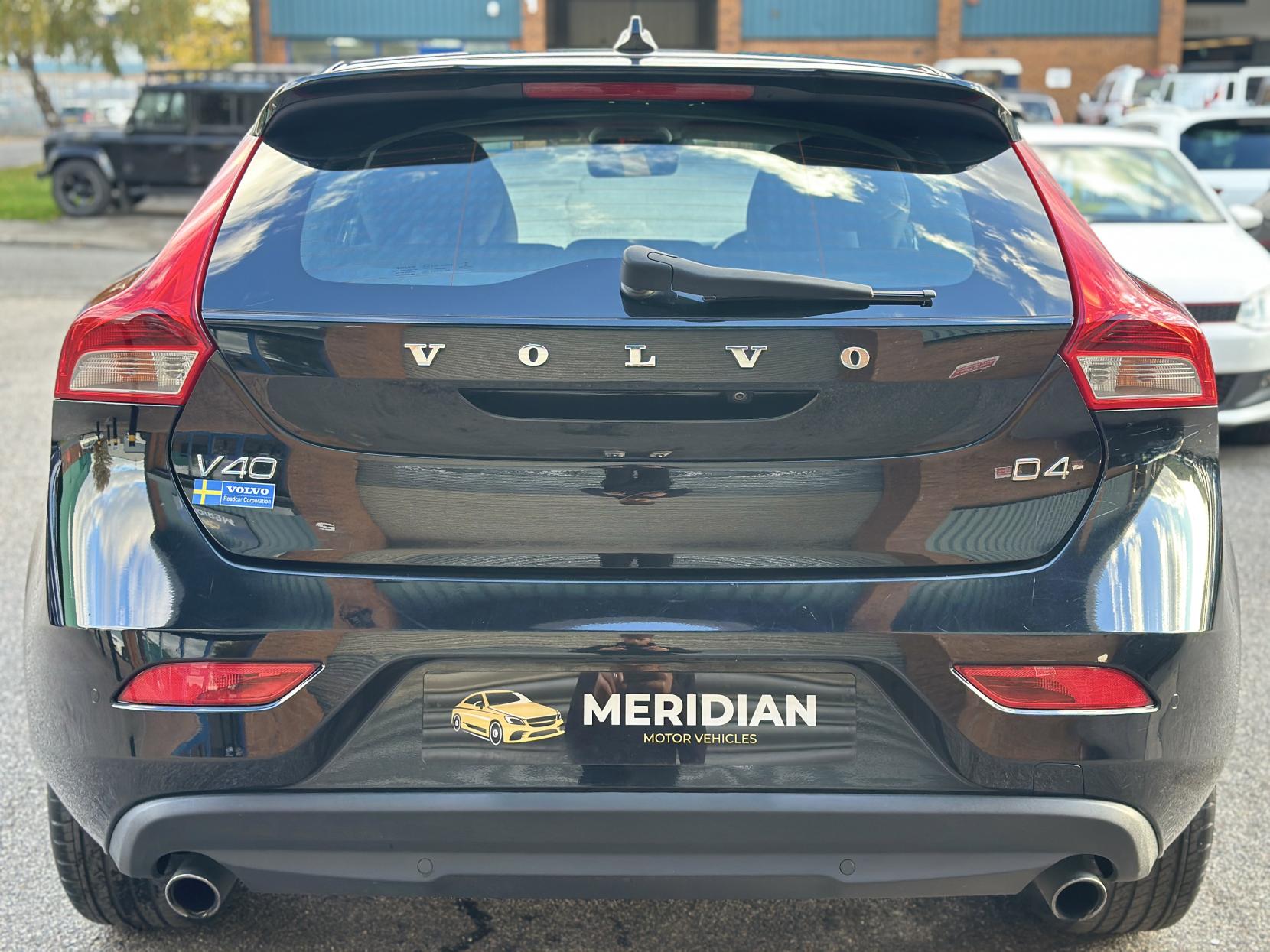 Volvo V40 2.0 D4 SE Lux Nav Hatchback 5dr Diesel Geartronic Euro 6 (s/s) (190 ps)