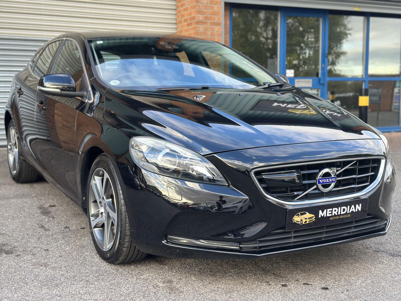 Volvo V40 2.0 D4 SE Lux Nav Hatchback 5dr Diesel Geartronic Euro 6 (s/s) (190 ps)