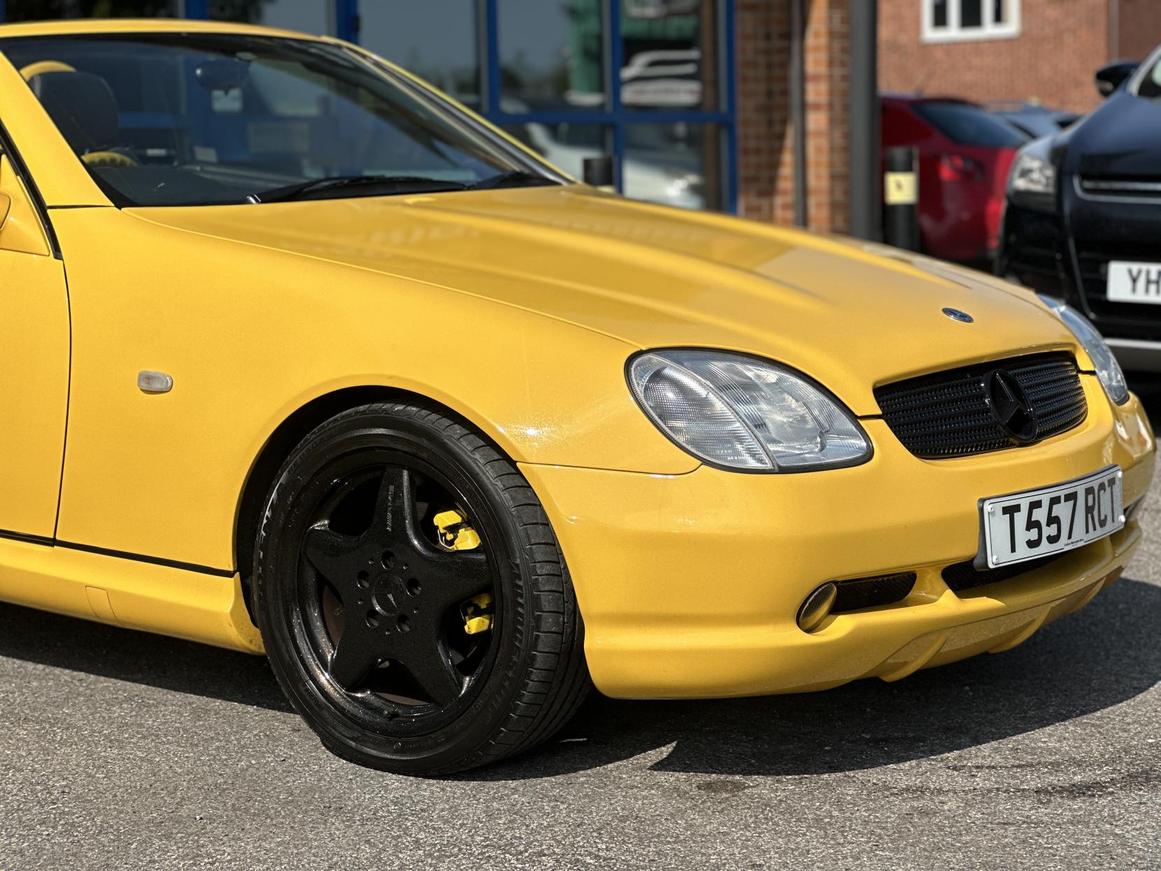 Mercedes-Benz SLK 2.3 SLK230 Kompressor Kompressor Convertible 2dr Petrol Automatic (225 g/km, 193 bhp)