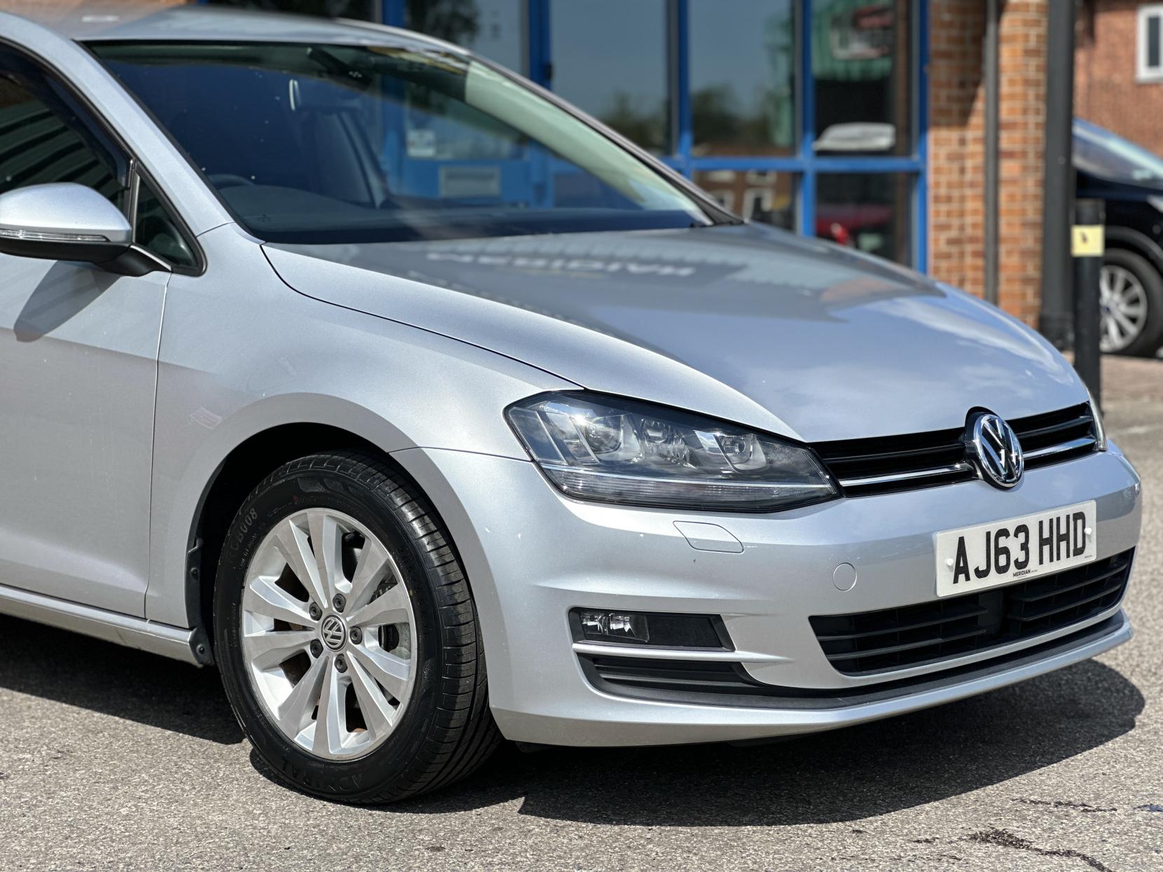 Volkswagen Golf 1.2 TSI BlueMotion Tech S Hatchback 5dr Petrol DSG Euro 5 (s/s) (105 ps)