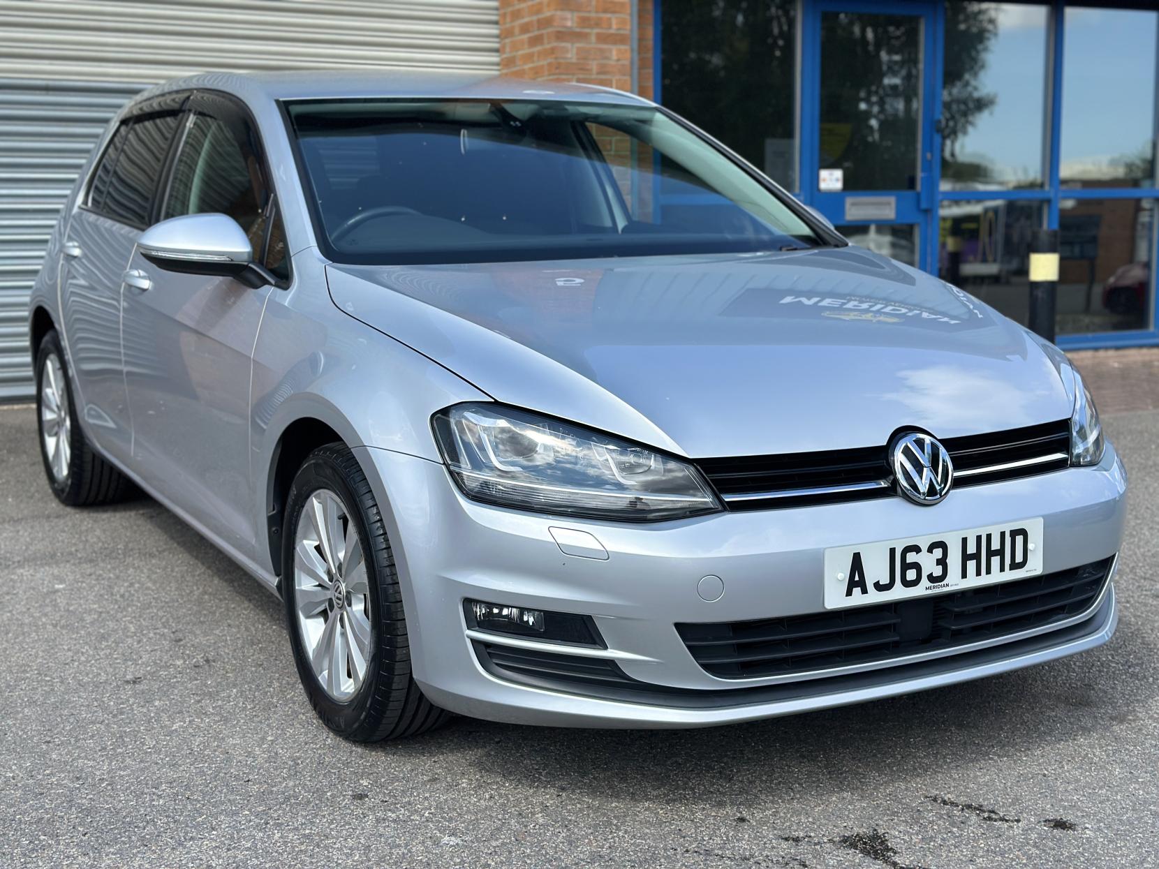 Volkswagen Golf 1.2 TSI BlueMotion Tech S Hatchback 5dr Petrol DSG Euro 5 (s/s) (105 ps)