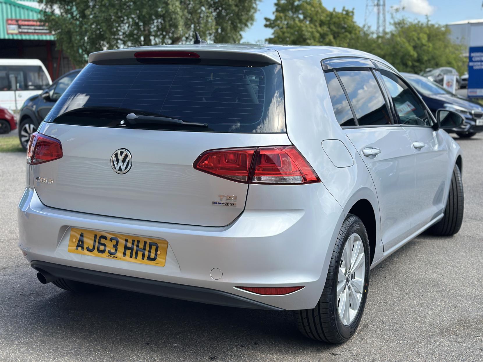Volkswagen Golf 1.2 TSI BlueMotion Tech S Hatchback 5dr Petrol DSG Euro 5 (s/s) (105 ps)