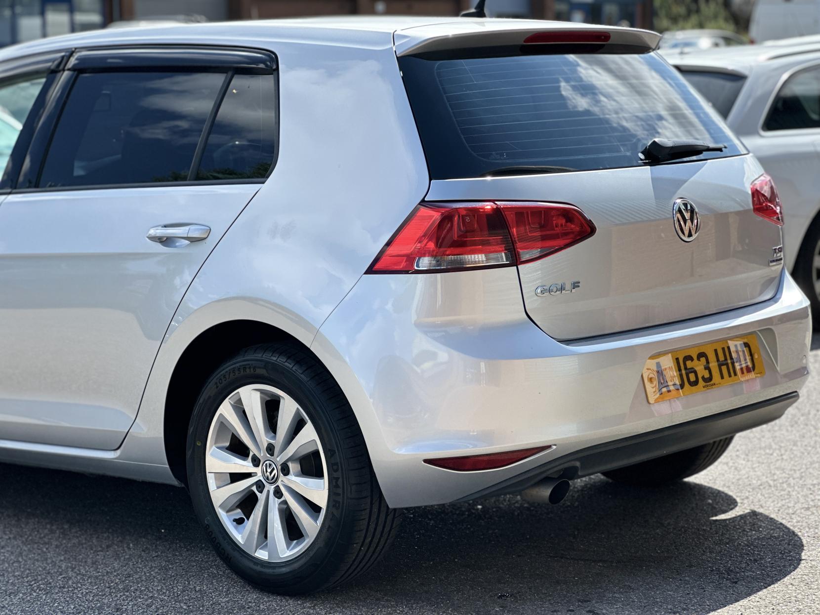Volkswagen Golf 1.2 TSI BlueMotion Tech S Hatchback 5dr Petrol DSG Euro 5 (s/s) (105 ps)