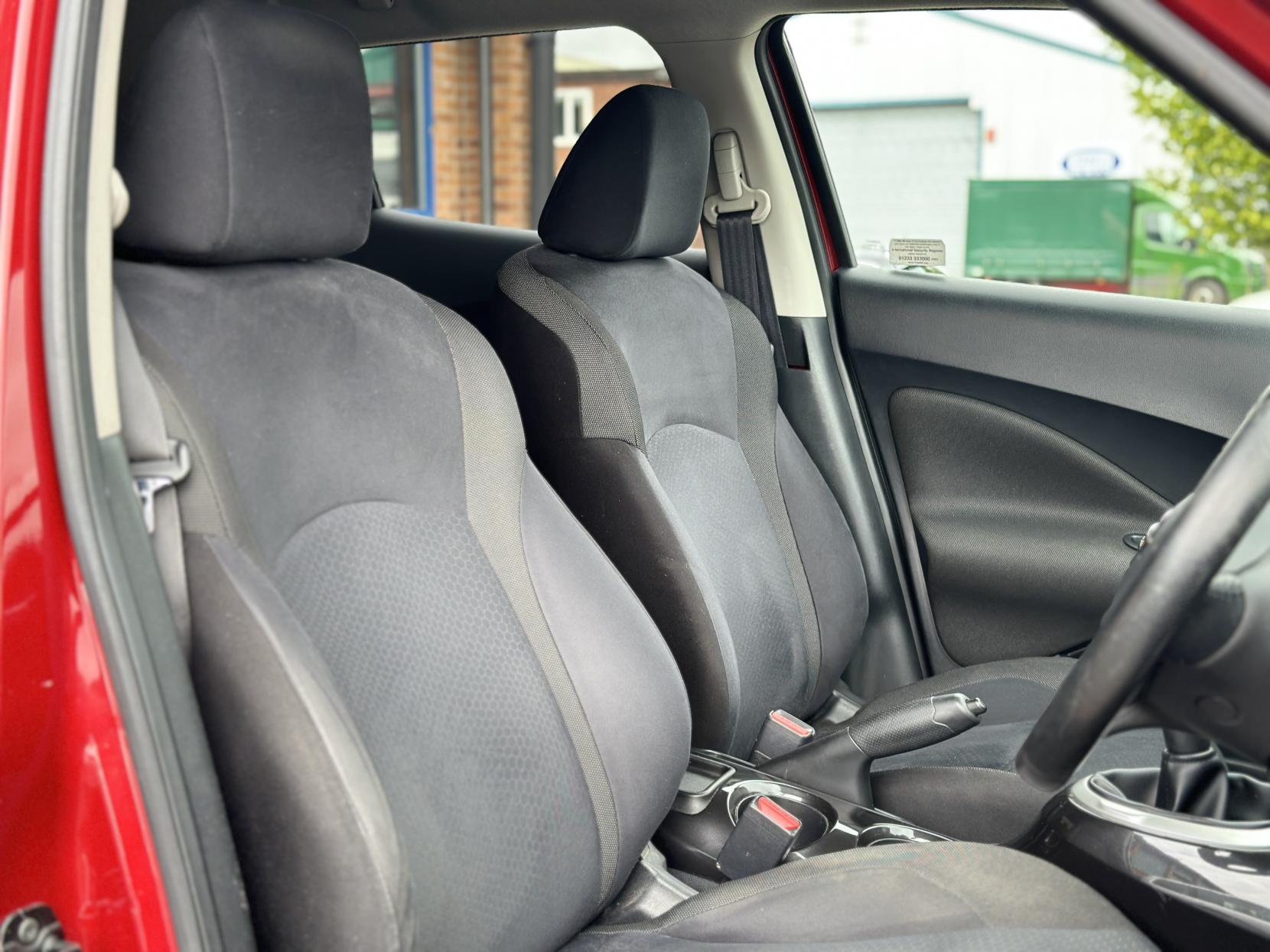 Nissan Juke 1.6 n-tec SUV 5dr Petrol Manual Euro 5 (17in Alloy) (117 ps)