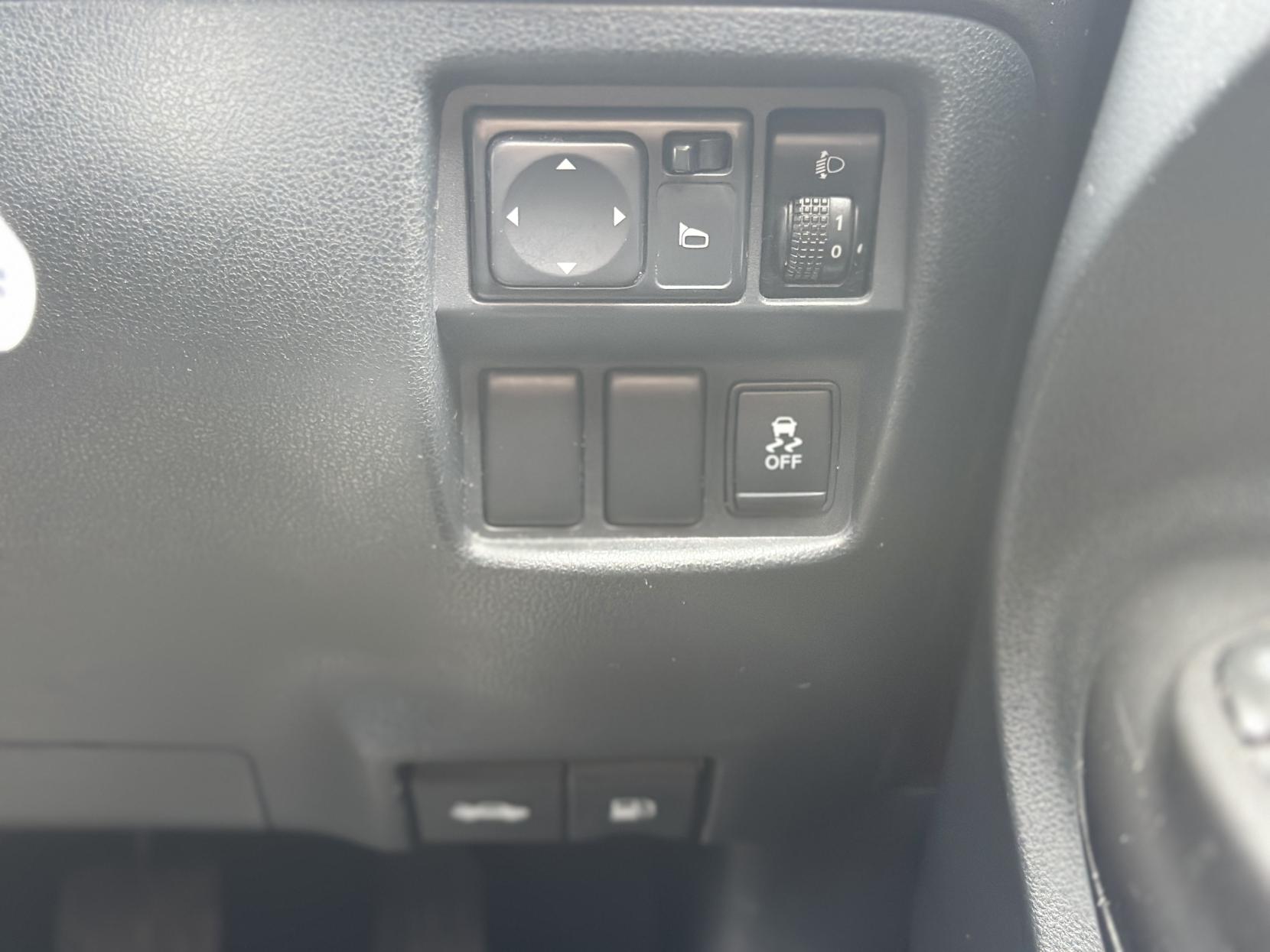 Nissan Juke 1.6 n-tec SUV 5dr Petrol Manual Euro 5 (17in Alloy) (117 ps)