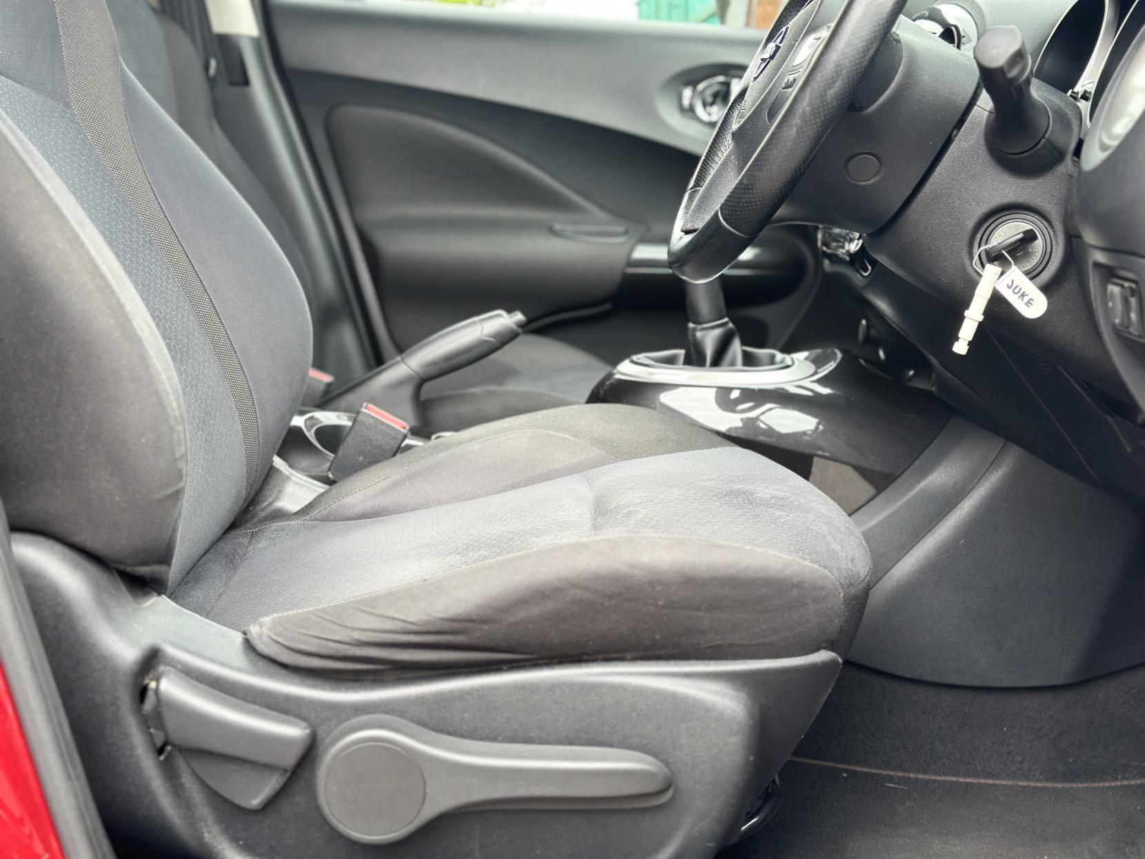 Nissan Juke 1.6 n-tec SUV 5dr Petrol Manual Euro 5 (17in Alloy) (117 ps)