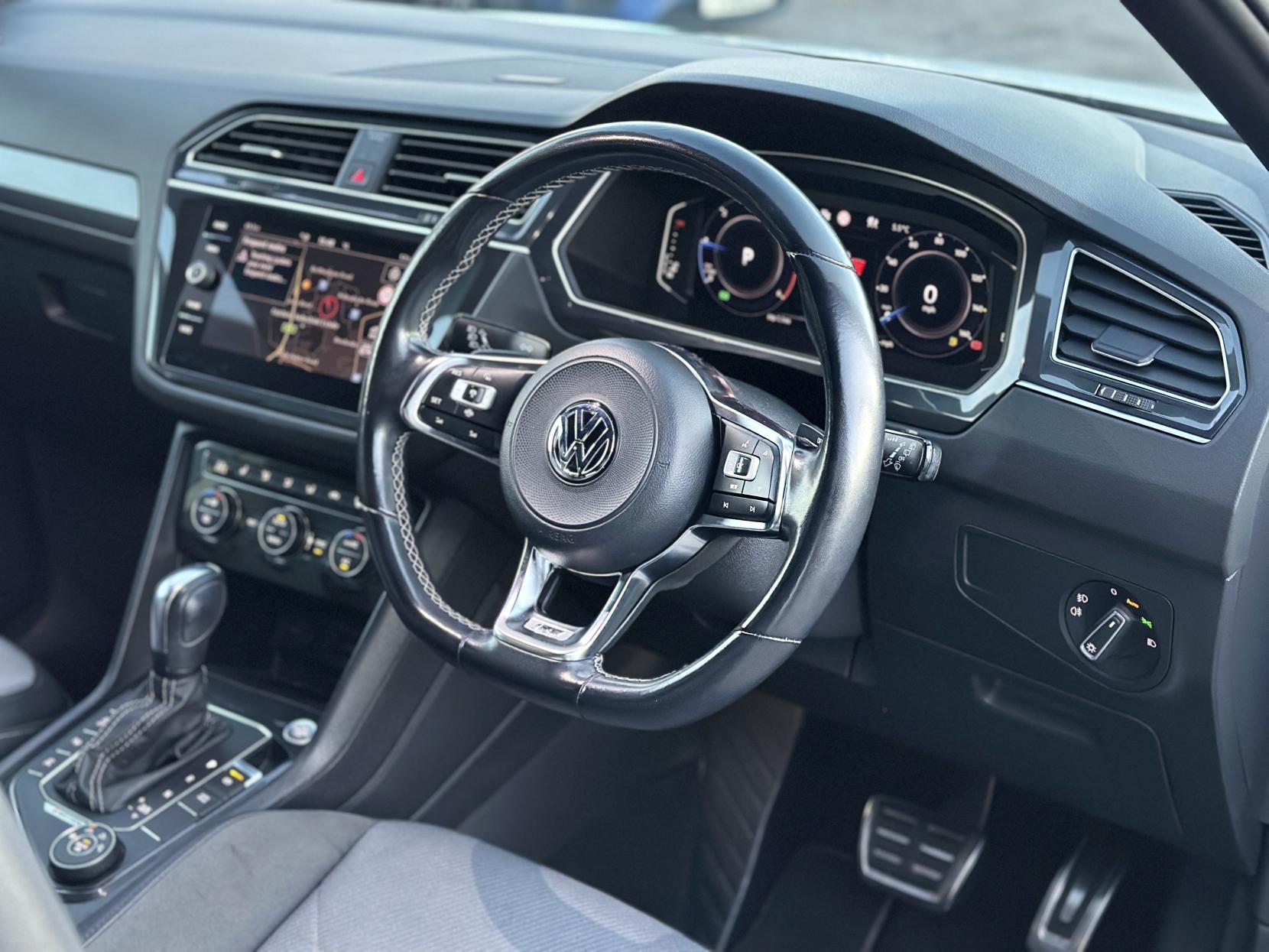 Volkswagen Tiguan 2.0 TDI R-Line Tech SUV 5dr Diesel DSG 4Motion Euro 6 (s/s) (190 ps)