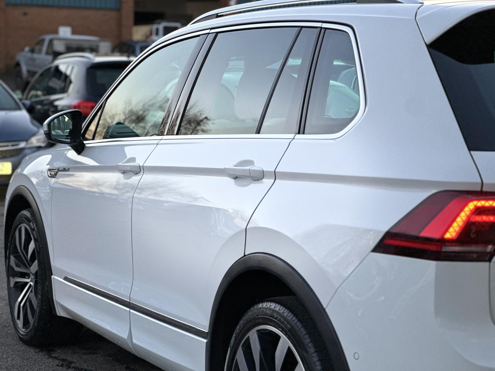 Volkswagen Tiguan 2.0 TDI R-Line Tech SUV 5dr Diesel DSG 4Motion Euro 6 (s/s) (190 ps)