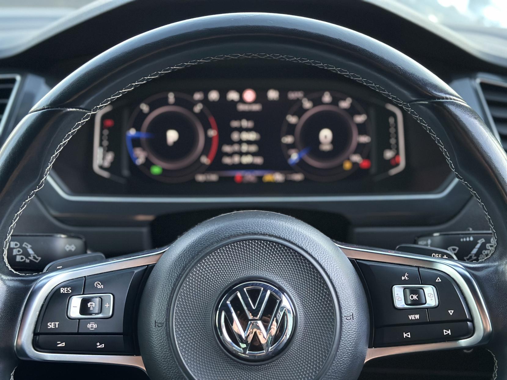 Volkswagen Tiguan 2.0 TDI R-Line Tech SUV 5dr Diesel DSG 4Motion Euro 6 (s/s) (190 ps)