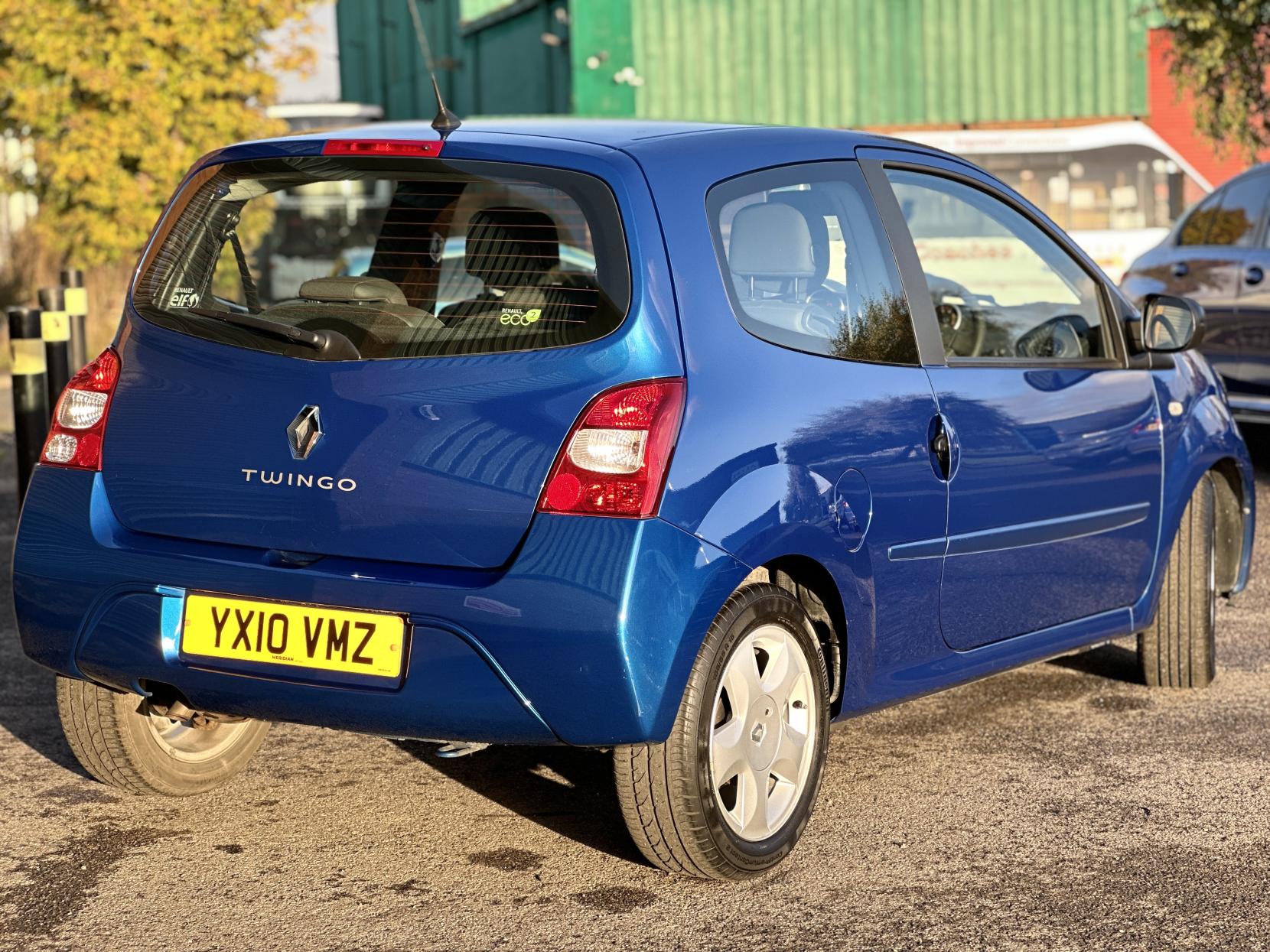 Renault Twingo 1.2 16V Dynamique Hatchback 3dr Petrol Manual Euro 4 (75 ps)