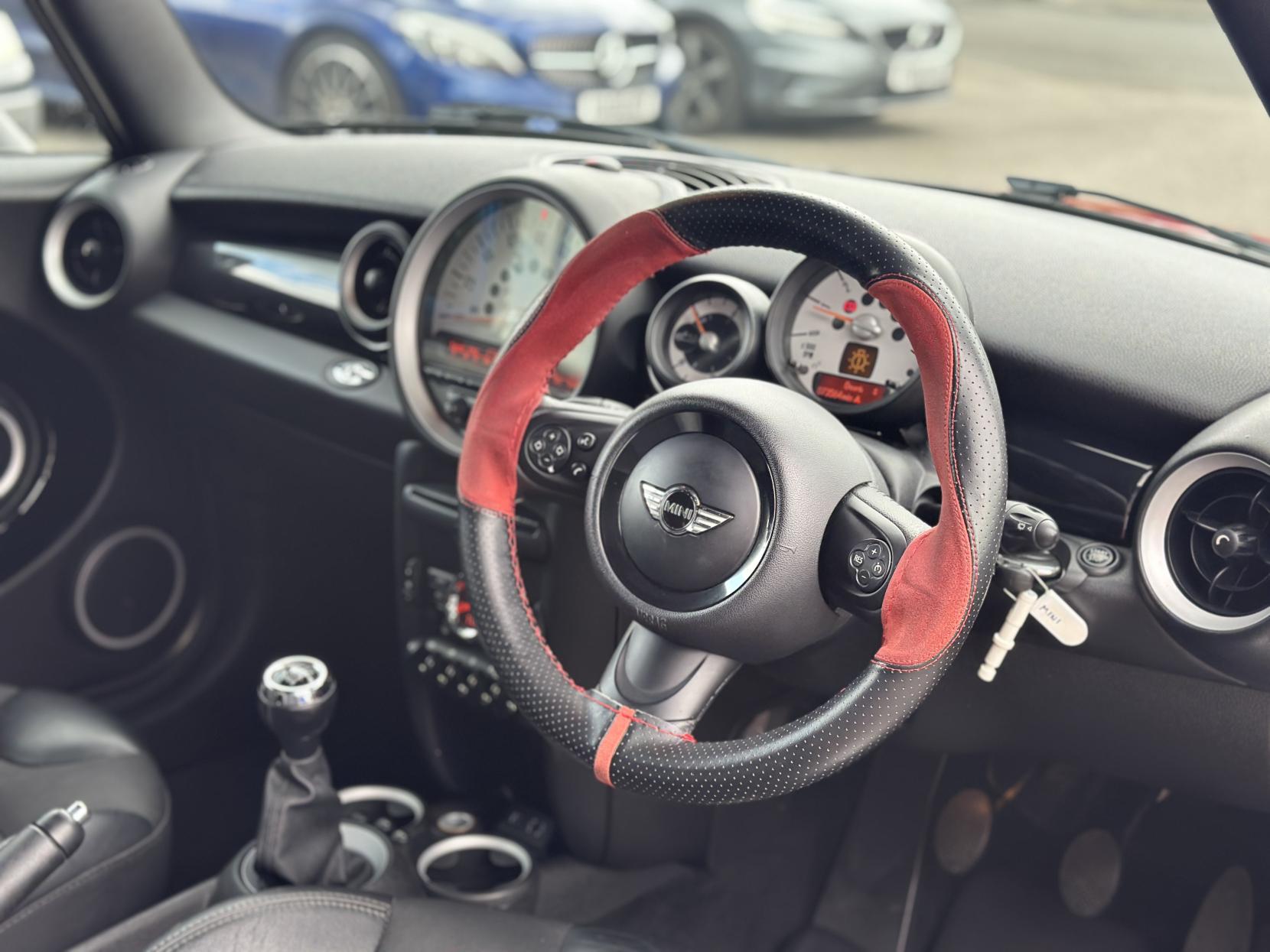 MINI Convertible 1.6 Cooper D Convertible 2dr Diesel Manual Euro 5 (s/s) (112 ps)