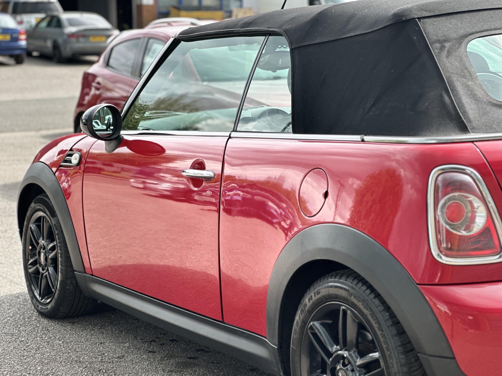 MINI Convertible 1.6 Cooper D Convertible 2dr Diesel Manual Euro 5 (s/s) (112 ps)