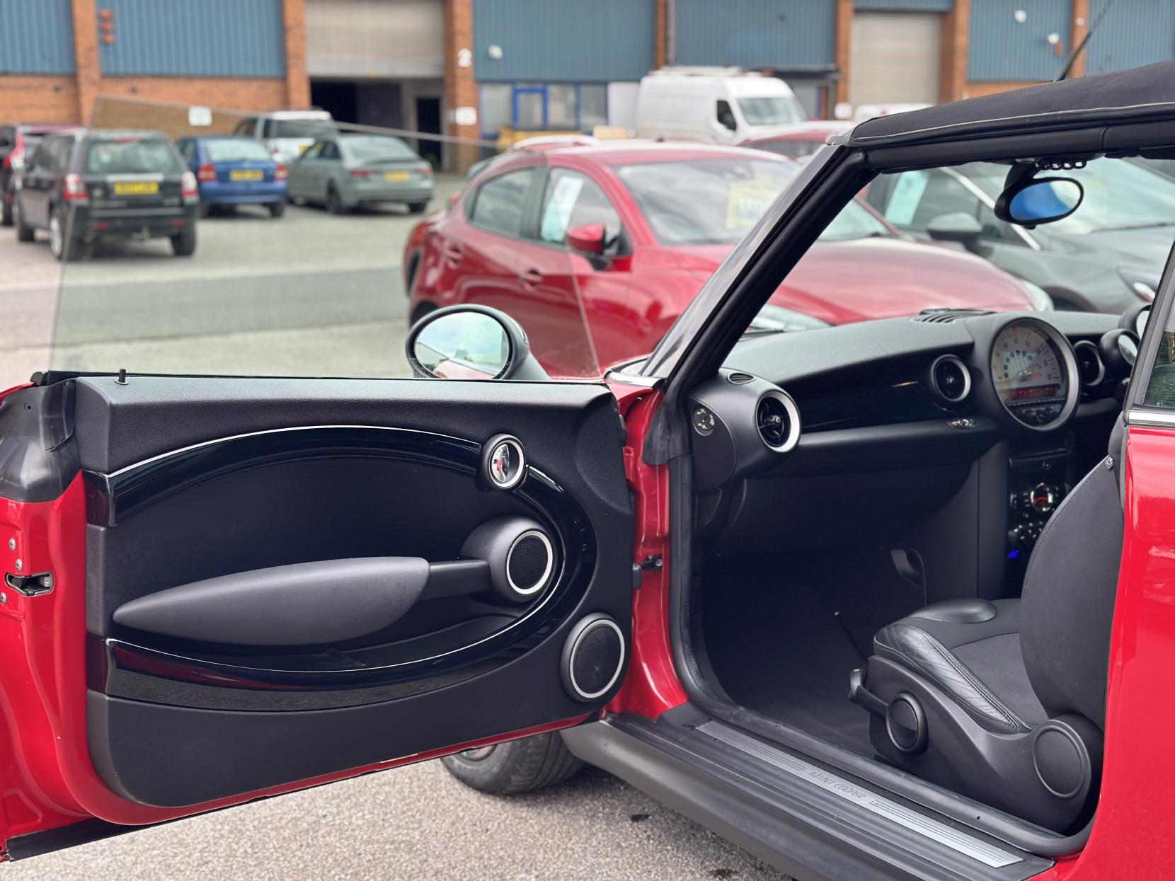 MINI Convertible 1.6 Cooper D Convertible 2dr Diesel Manual Euro 5 (s/s) (112 ps)