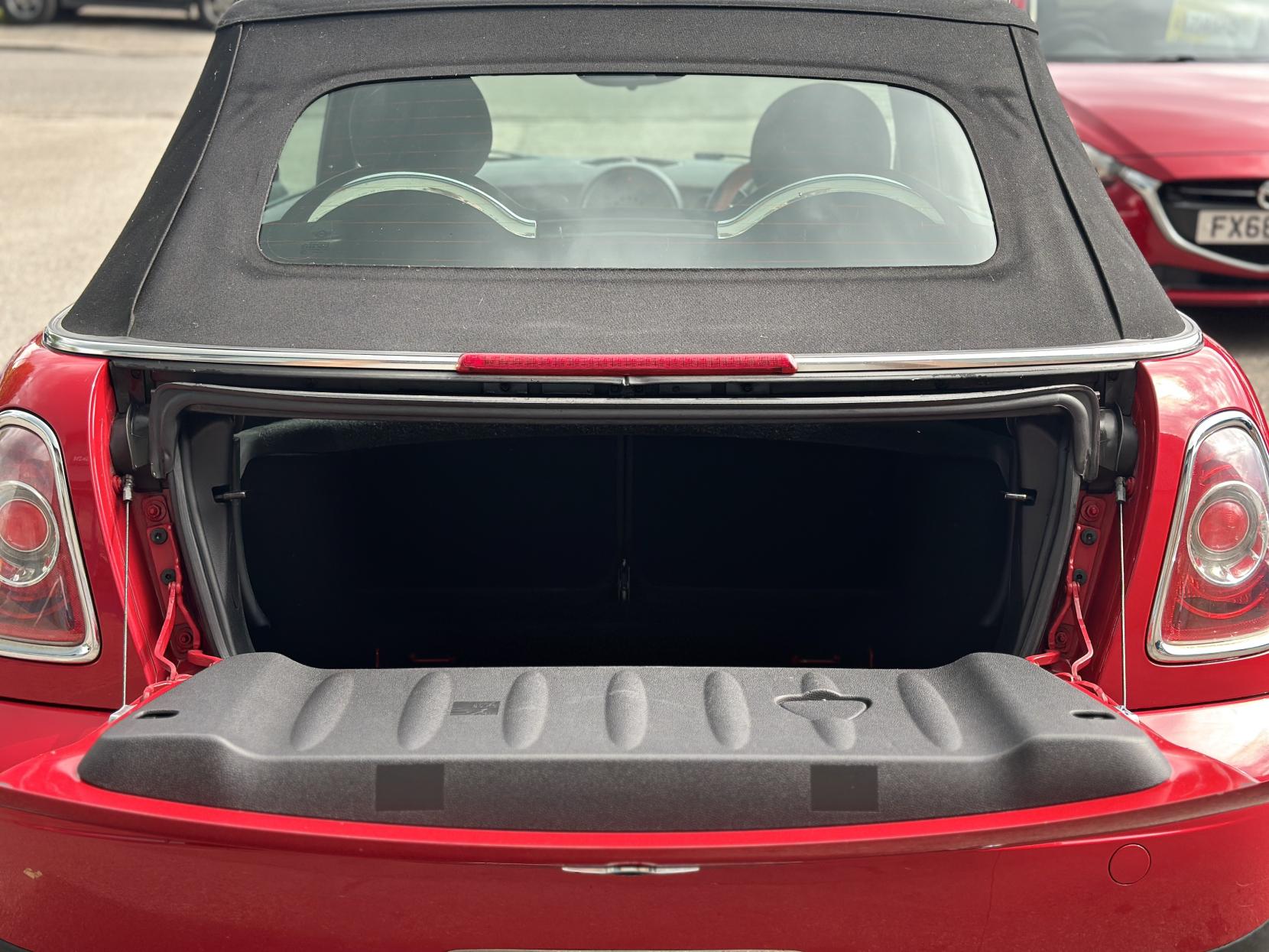 MINI Convertible 1.6 Cooper D Convertible 2dr Diesel Manual Euro 5 (s/s) (112 ps)