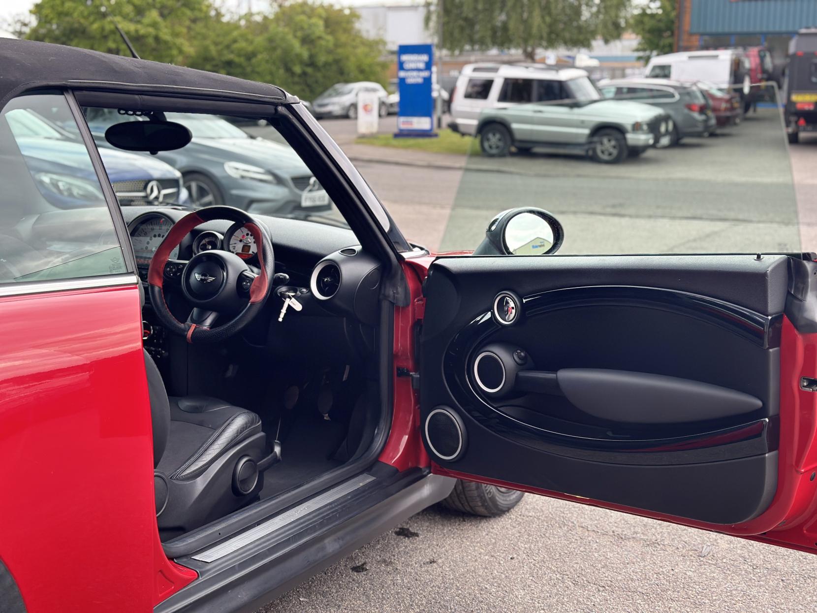 MINI Convertible 1.6 Cooper D Convertible 2dr Diesel Manual Euro 5 (s/s) (112 ps)