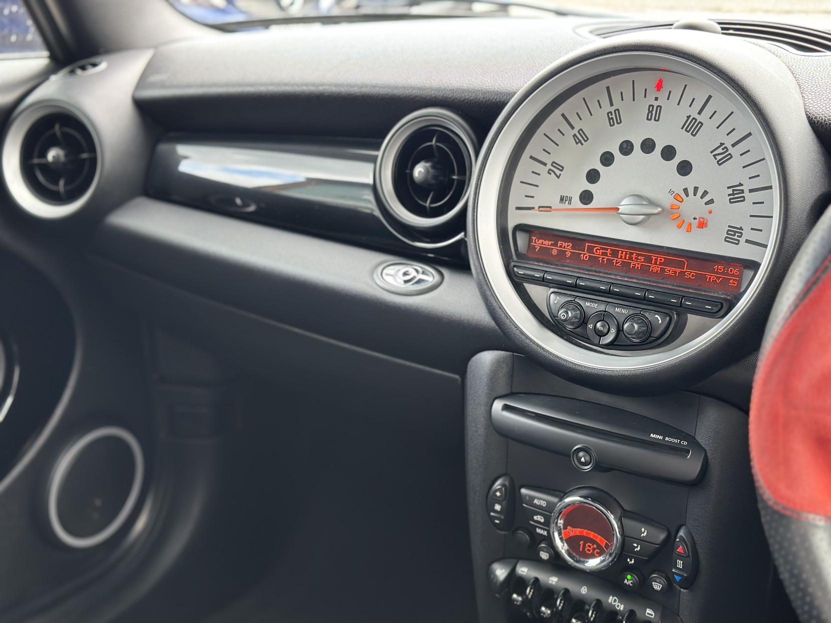 MINI Convertible 1.6 Cooper D Convertible 2dr Diesel Manual Euro 5 (s/s) (112 ps)