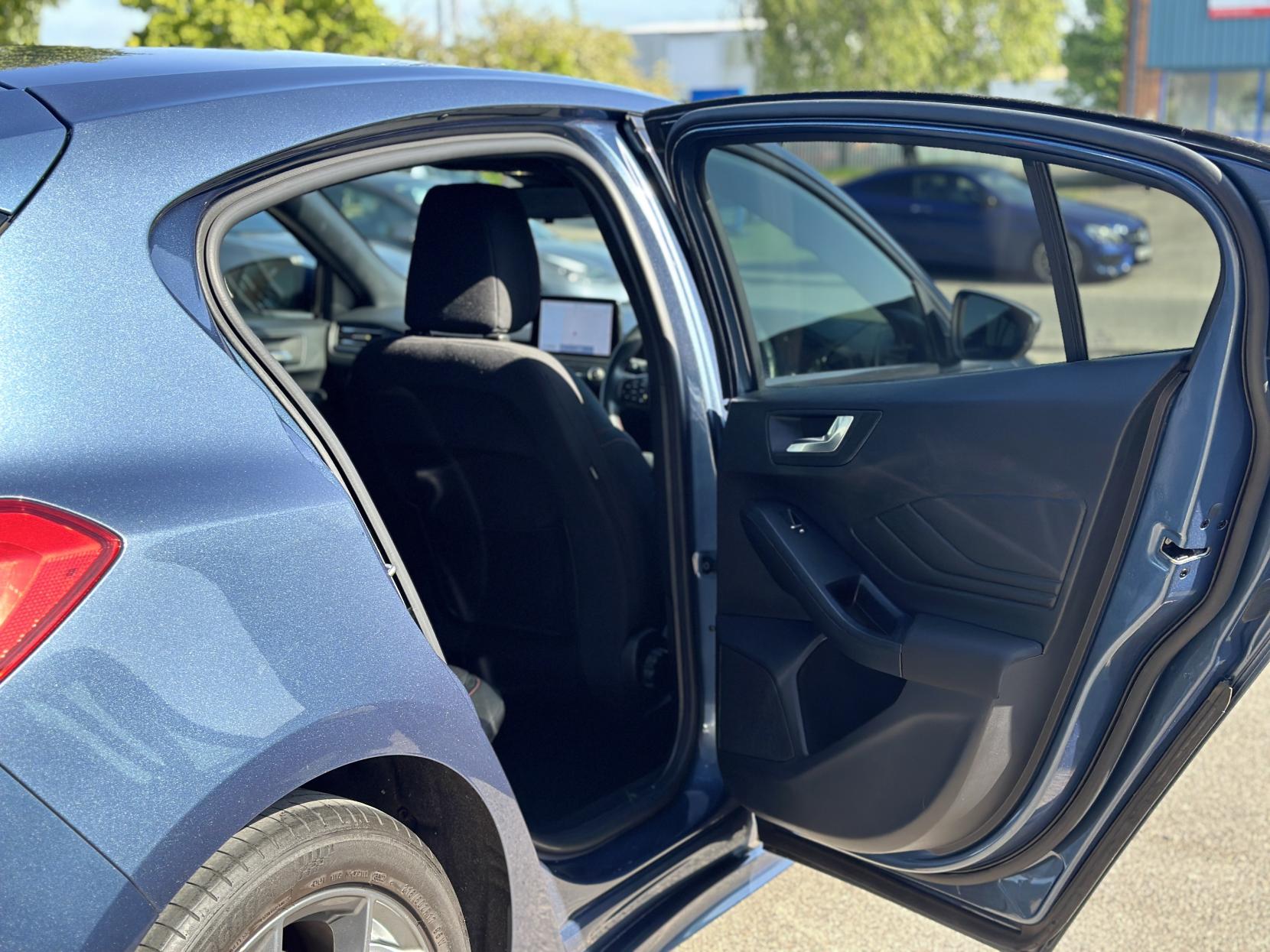 Ford Focus 1.5 EcoBlue ST-Line Hatchback 5dr Diesel Manual Euro 6 (s/s) (120 ps)