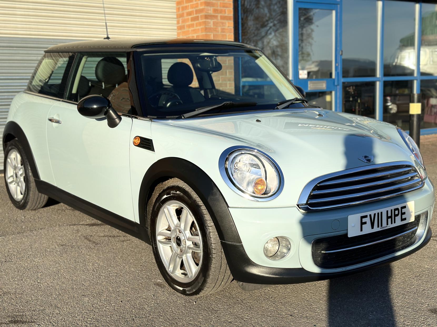 MINI Hatch 1.6 Cooper D Hatchback 3dr Diesel Manual Euro 5 (s/s) (112 ps)