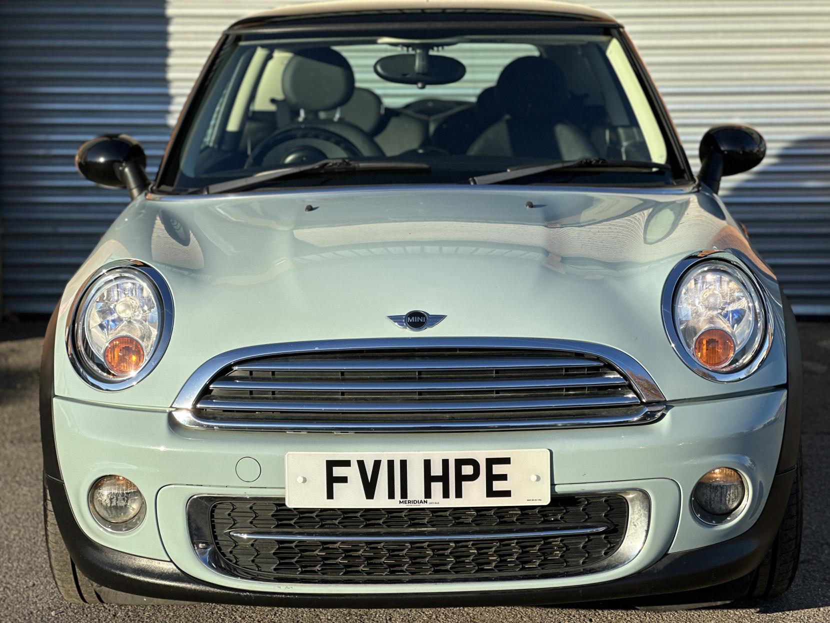 MINI Hatch 1.6 Cooper D Hatchback 3dr Diesel Manual Euro 5 (s/s) (112 ps)