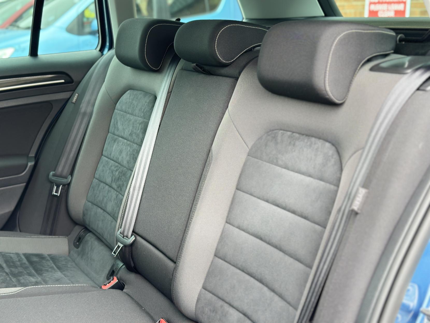Volkswagen Golf 1.4 TSI BlueMotion Tech S Estate 5dr Petrol DSG Euro 5 (s/s) (122 ps)