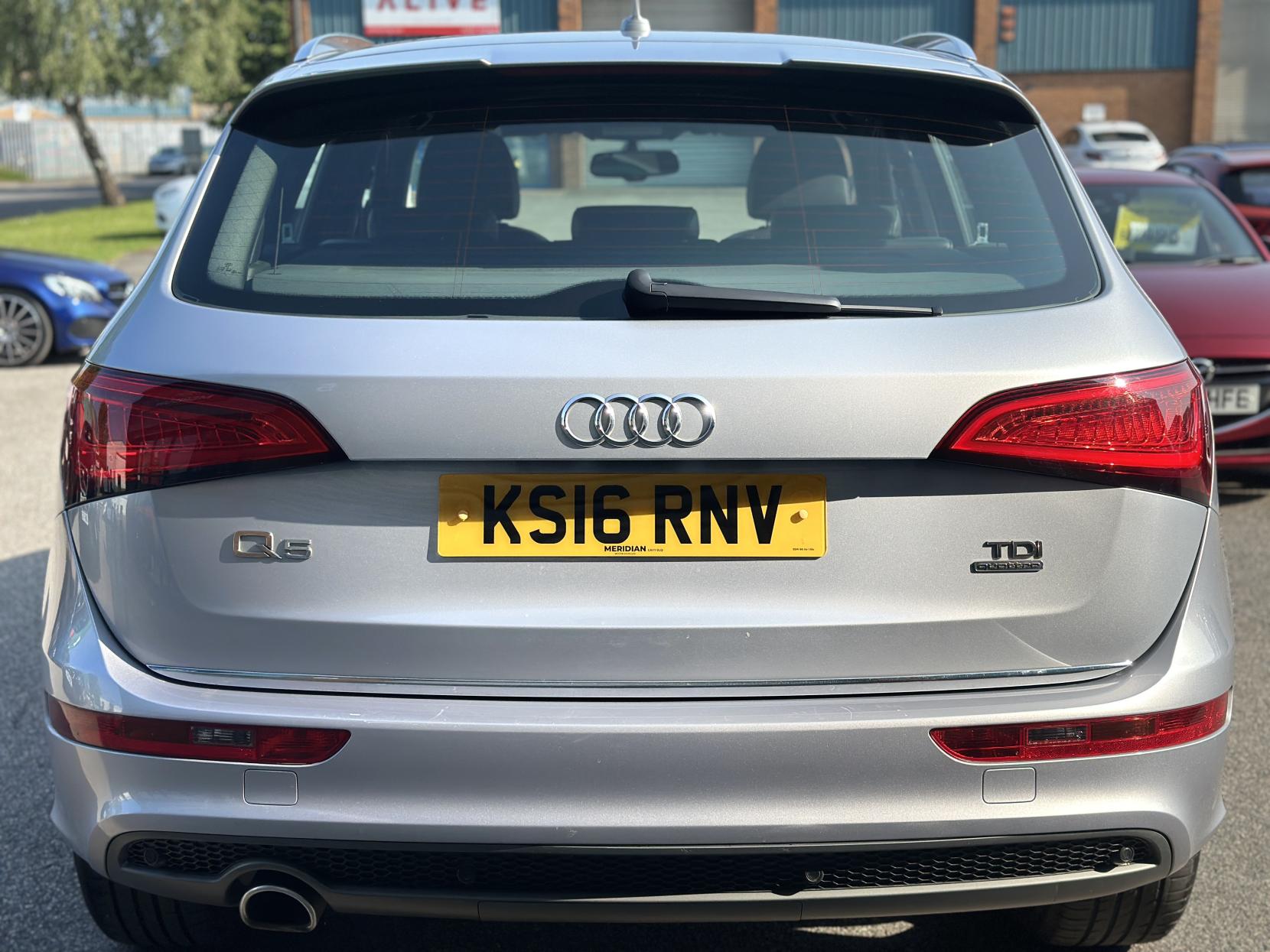 Audi Q5 2.0 TDI S line SUV 5dr Diesel S Tronic quattro Euro 6 (s/s) (190 ps)