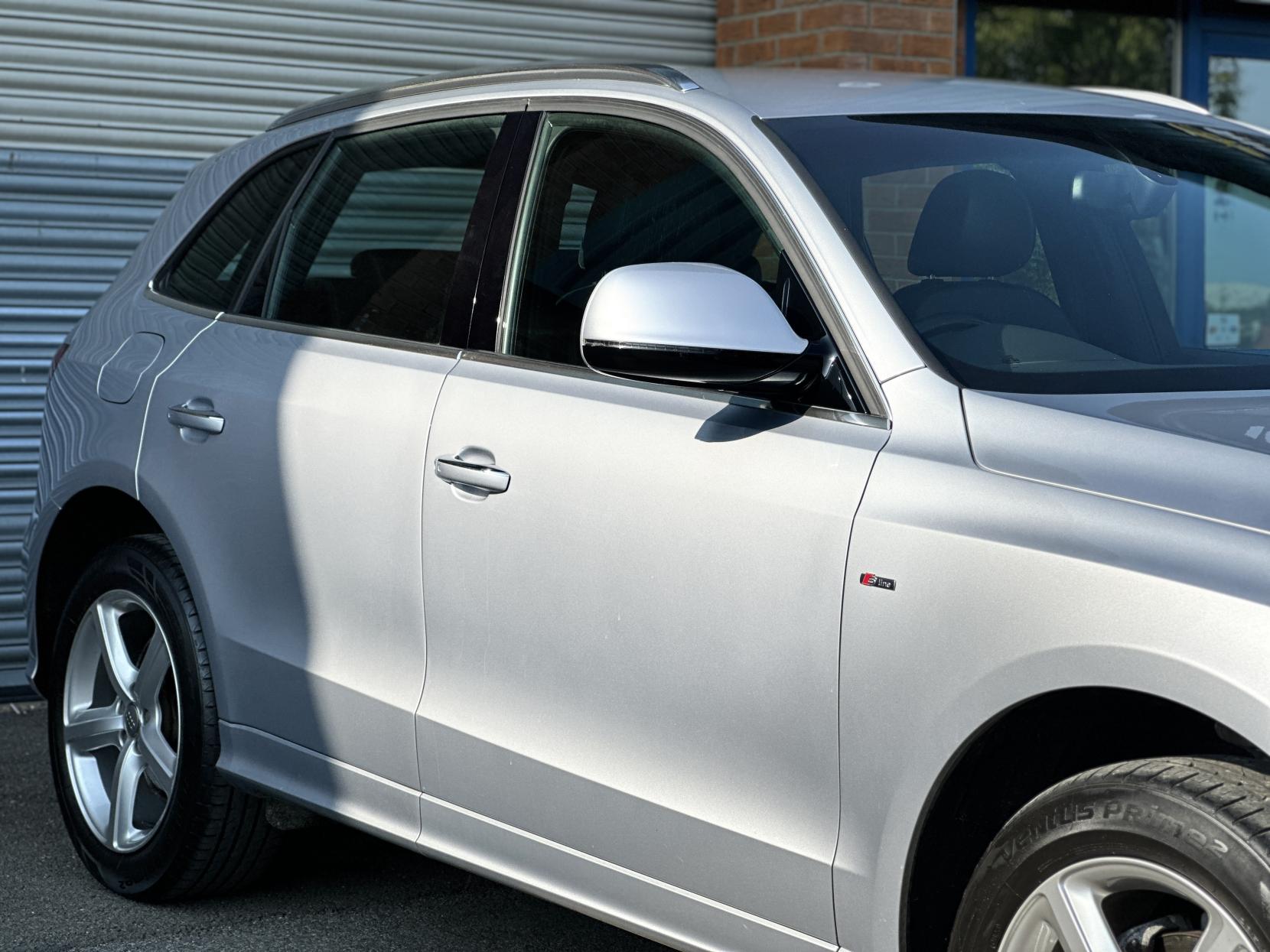 Audi Q5 2.0 TDI S line SUV 5dr Diesel S Tronic quattro Euro 6 (s/s) (190 ps)