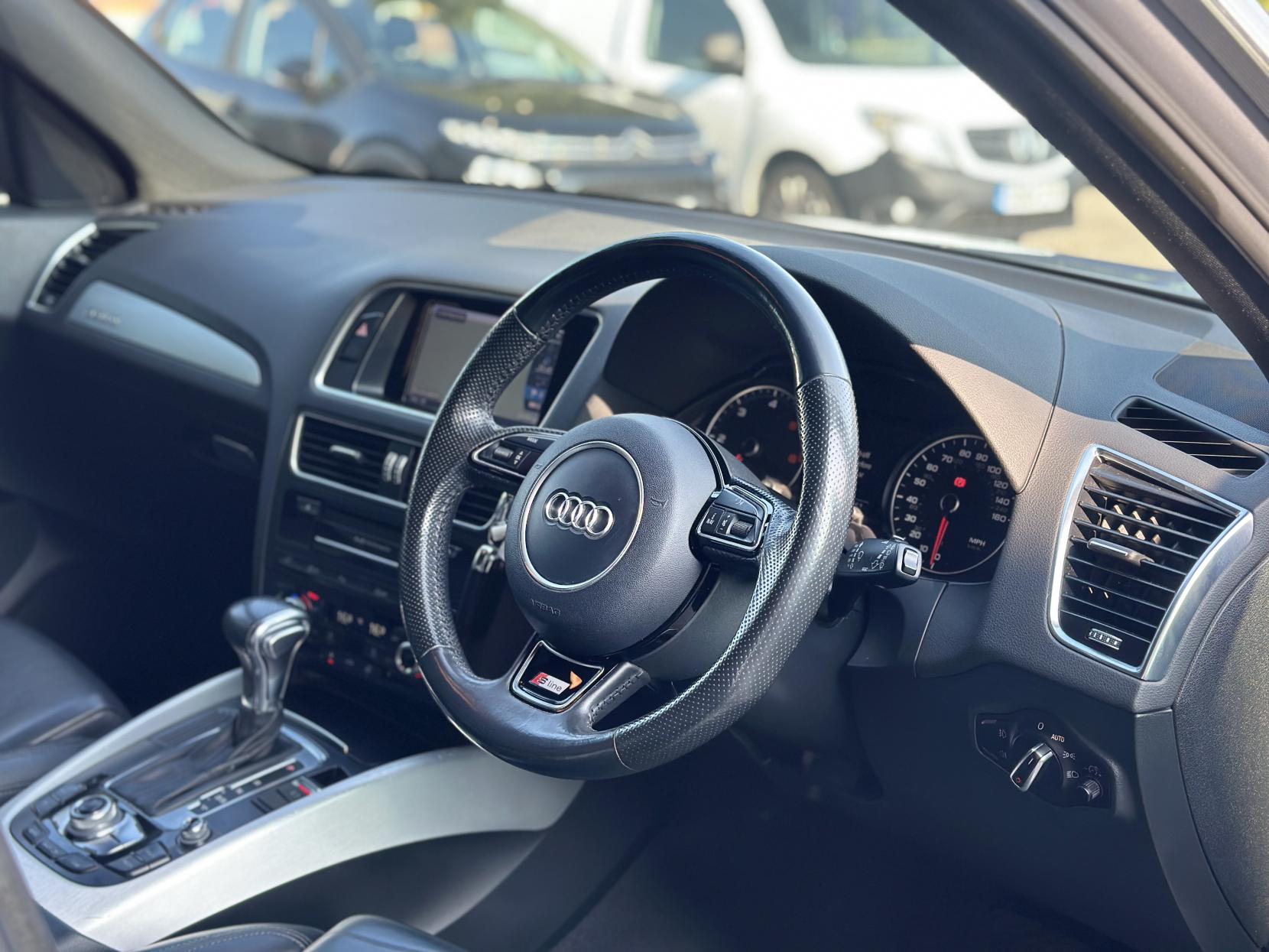 Audi Q5 2.0 TDI S line SUV 5dr Diesel S Tronic quattro Euro 6 (s/s) (190 ps)