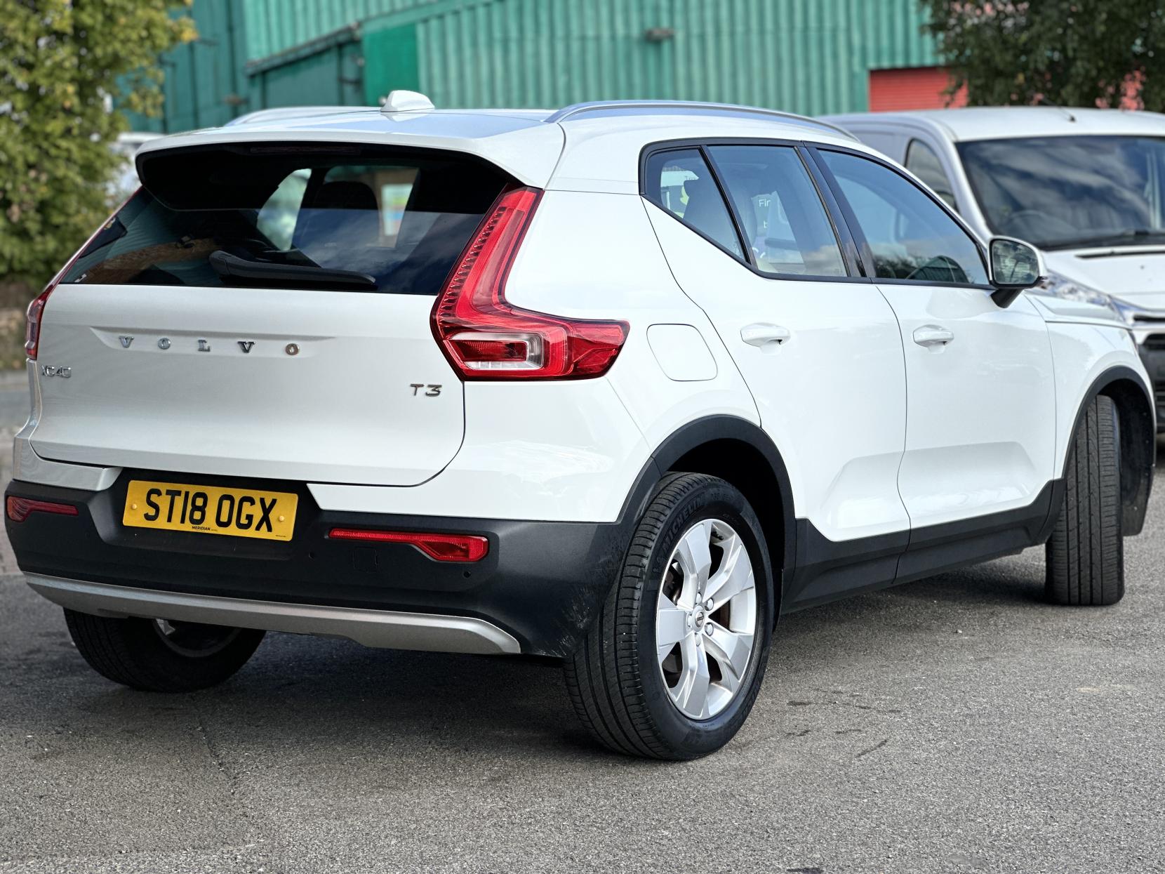 Volvo XC40 1.5 T3 Momentum SUV 5dr Petrol Manual Euro 6 (s/s) (156 ps)