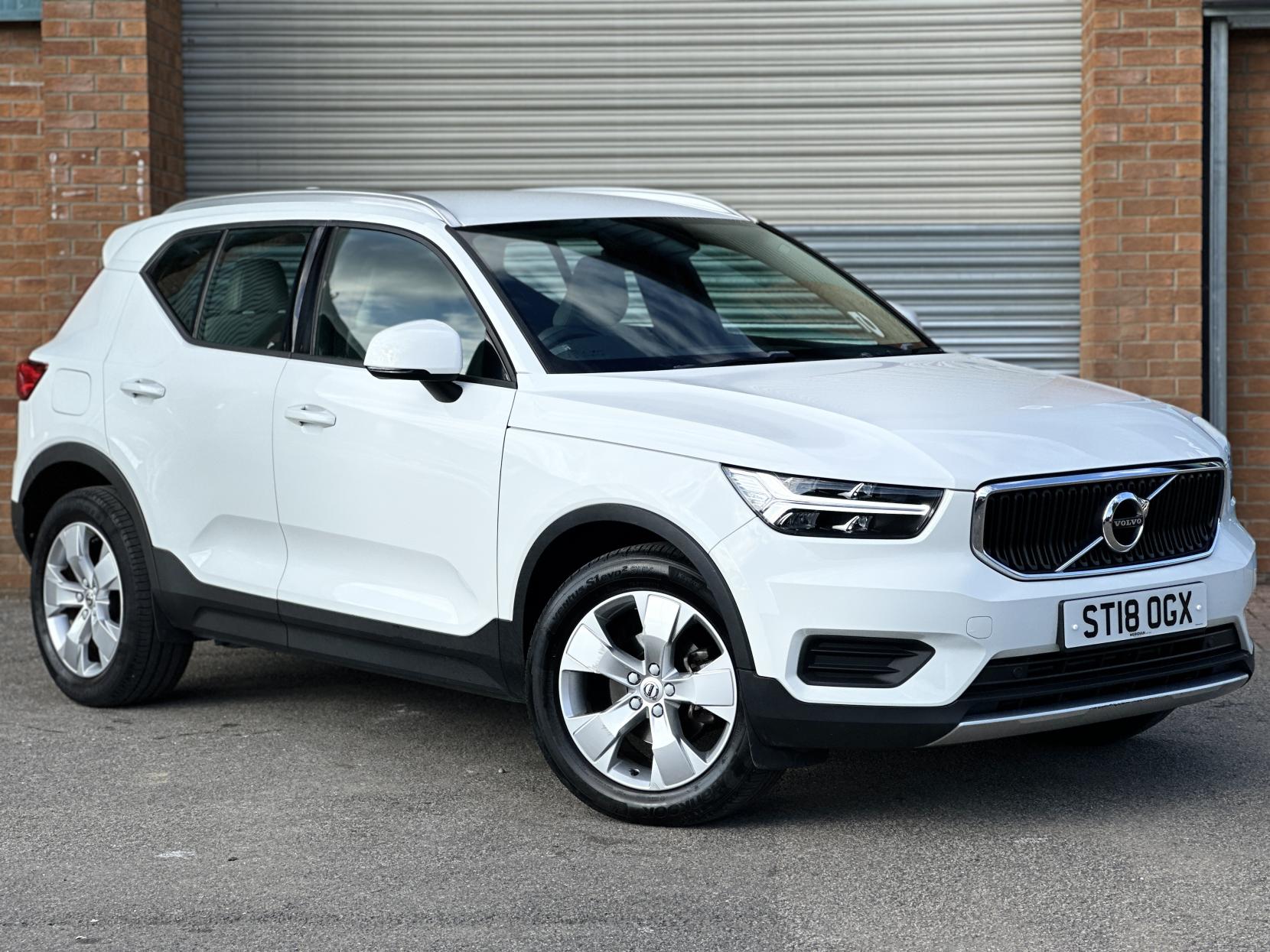 Volvo XC40 1.5 T3 Momentum SUV 5dr Petrol Manual Euro 6 (s/s) (156 ps)